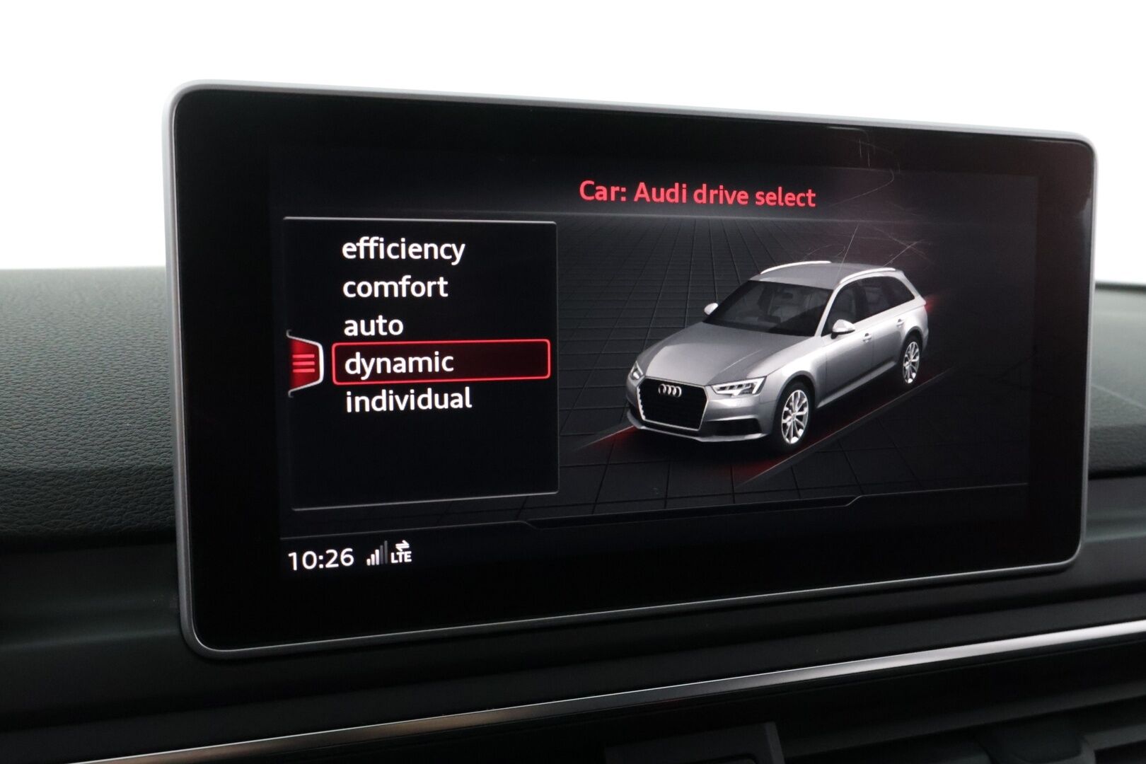 Audi A4 2017 Avant Business Sport 2,0 TDI 140 kW - Digimittaristo | 360 Kmaera | Sähköpenkit |