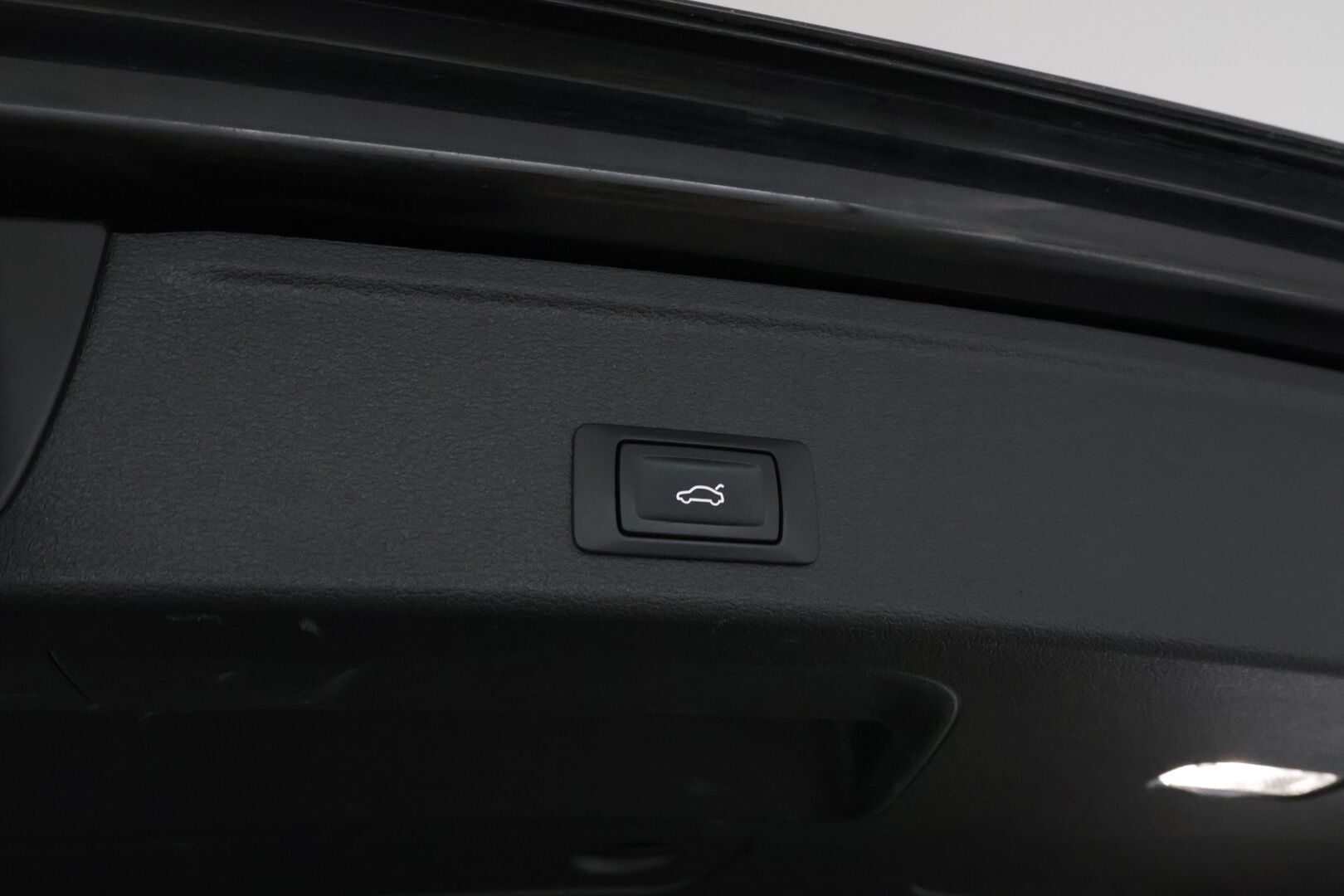 Audi A4 2017 Avant Business Sport 2,0 TDI 140 kW - Digimittaristo | 360 Kmaera | Sähköpenkit |