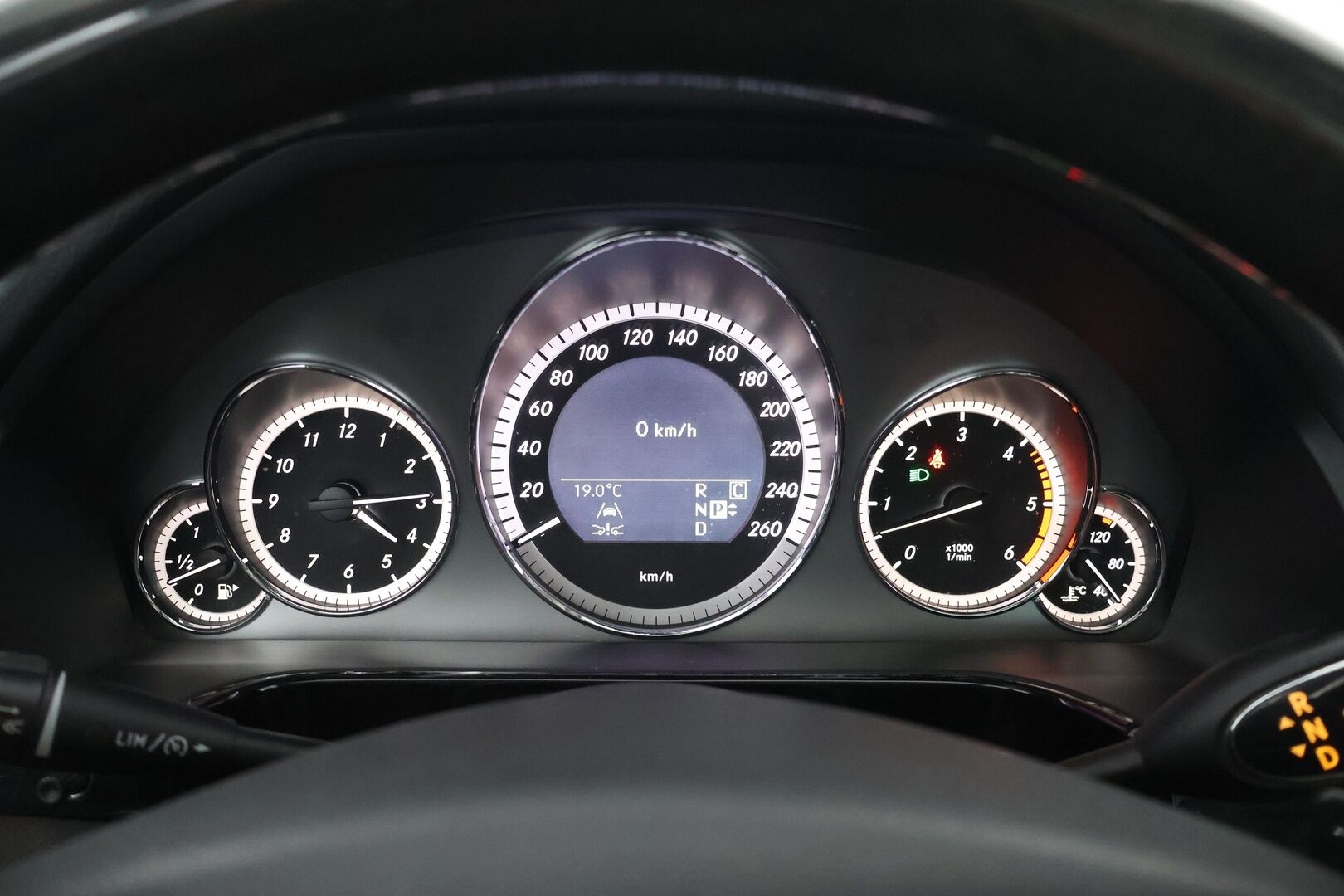Mercedes-Benz E 2009 E 350 BLUETEC Sedan (AA) 4ov 2987cm3 A | YritysOutlet - Myydään vain yrityksille - Webasto | Distronic+ | Panorama | BLIS | Airmatic | Ortoped penkit | 12kk leima |YritysOutlet - Myydään vain yrityksille