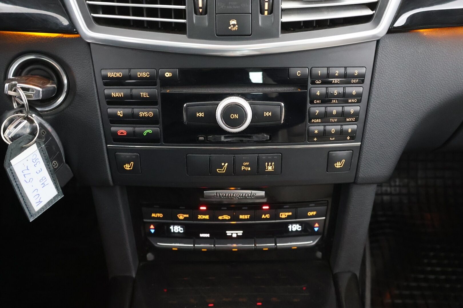 Mercedes-Benz E 2009 E 350 BLUETEC Sedan (AA) 4ov 2987cm3 A | YritysOutlet - Myydään vain yrityksille - Webasto | Distronic+ | Panorama | BLIS | Airmatic | Ortoped penkit | 12kk leima |YritysOutlet - Myydään vain yrityksille