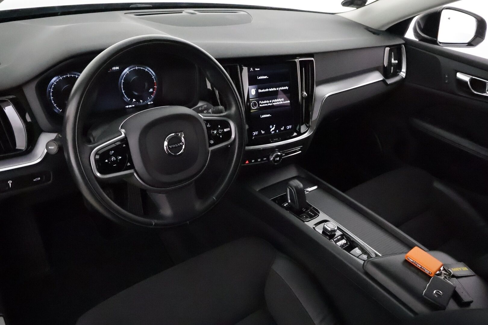 Volvo V60 2021 B3 MHEV Business aut **Webasto / Koukku / ACC / Full-LED / P.kamera / Navi / Kaistavahti / KeylessGO** - Suomi-auto / Kahdet Renkaat / Merkkihuollettu!
