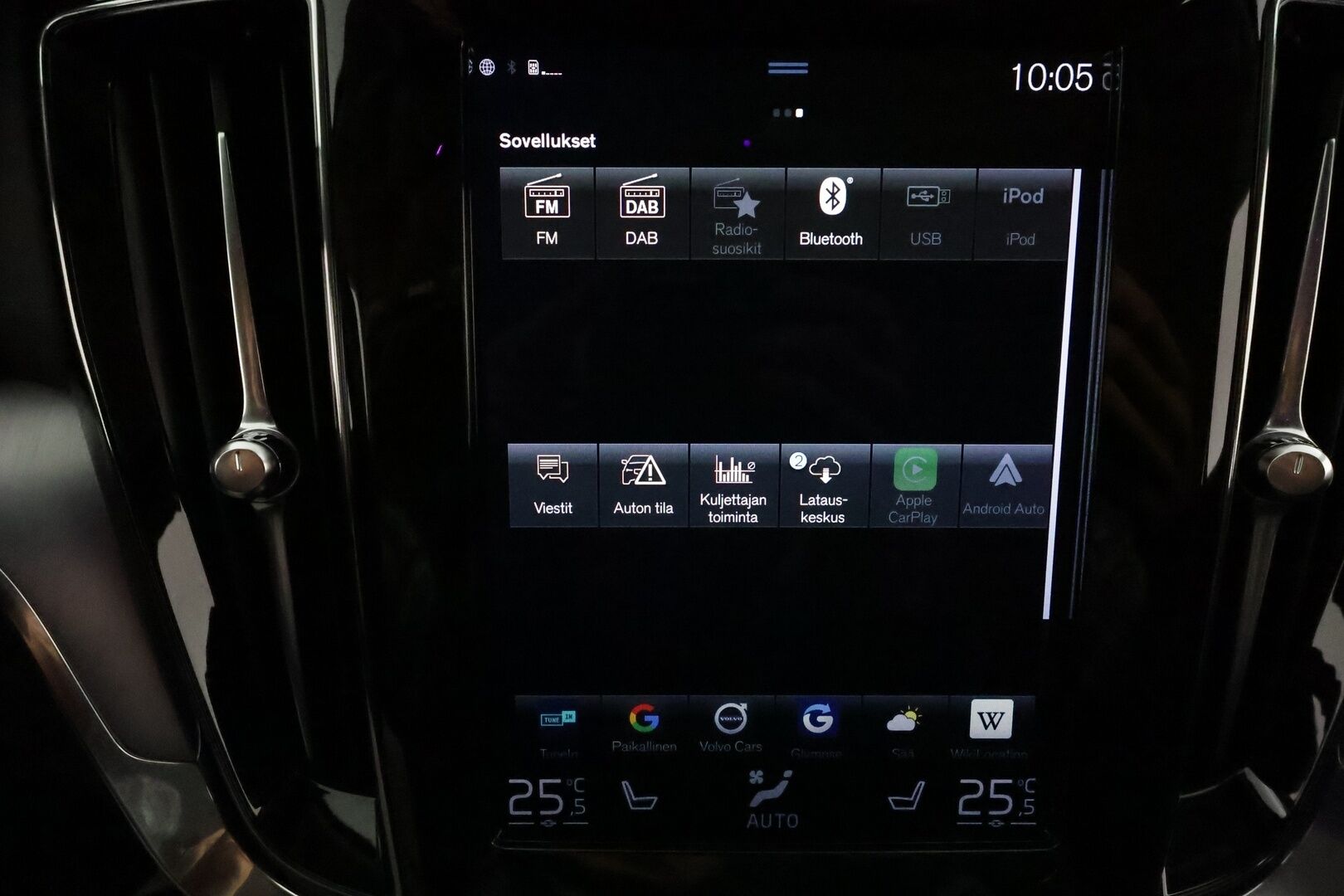 Volvo V60 2021 B3 MHEV Business aut **Webasto / Koukku / ACC / Full-LED / P.kamera / Navi / Kaistavahti / KeylessGO** - Suomi-auto / Kahdet Renkaat / Merkkihuollettu!