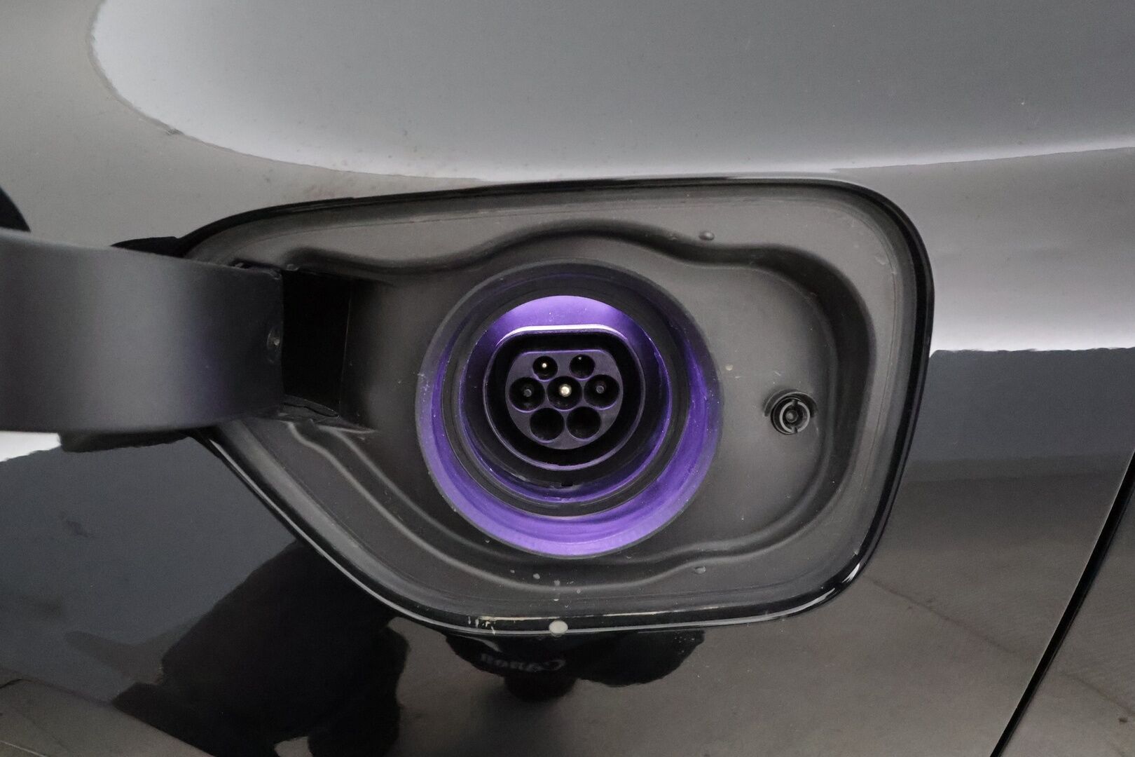 Volvo V60 2022 T8 TwE AWD Business R-Design aut **Adapt.Vakkari / Webasto / P.Kamera / Sporttipenkki Muistilla / LED-valot** - 3,99 % KORKOTARJOUS TÄHÄN AUTOON - 31.5. ASTI! - 1.Om Suomi-auto / Navi / Kaistavahti / KeylessGO / 2x Renkaat