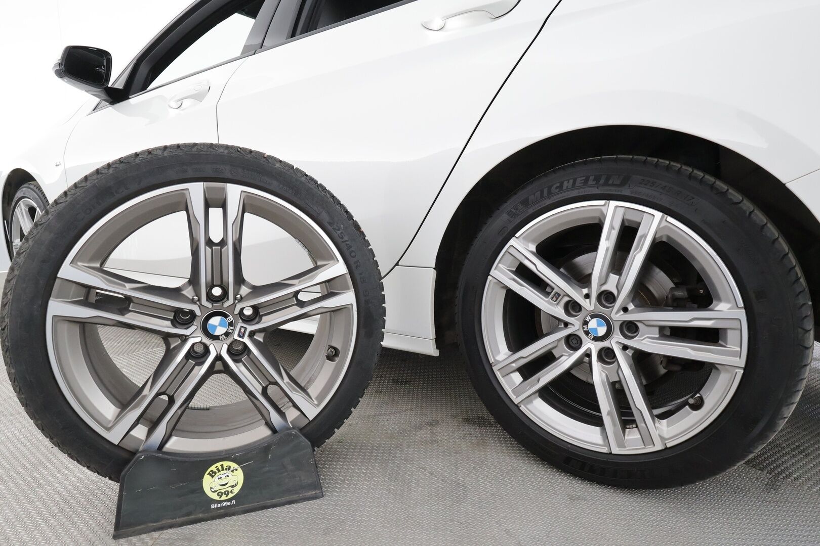 BMW 118 2022 F40 Hatchback 118i A Business M Sport * Vakkari / LED / Hifit / Sporttipenkit / P.Tutkat / Apple&Android * - Suomi-auto / Merkkihuollettu / Kahdet Renkaat - HULLUT AVAJAISHULINAT KORKOTARJOUS 3,29 %