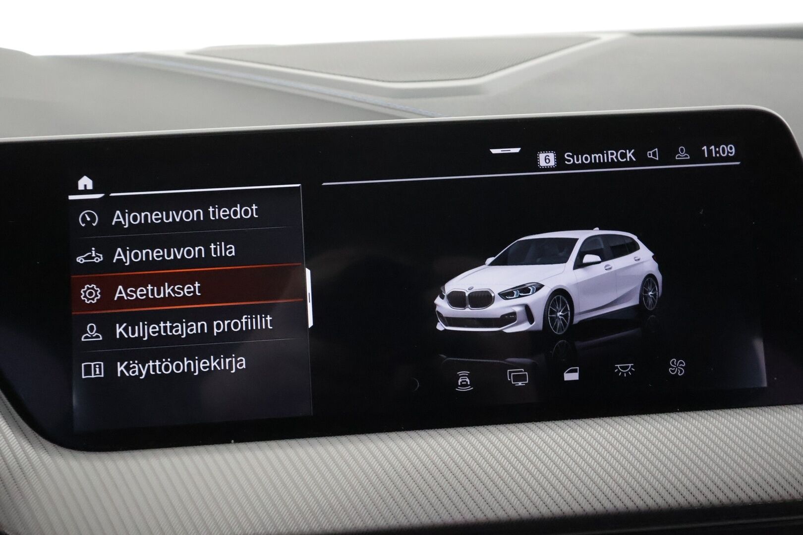 BMW 118 2022 F40 Hatchback 118i A Business M Sport * Vakkari / LED / Hifit / Sporttipenkit / P.Tutkat / Apple&Android * - Suomi-auto / Merkkihuollettu / Kahdet Renkaat - HULLUT AVAJAISHULINAT KORKOTARJOUS 3,29 %