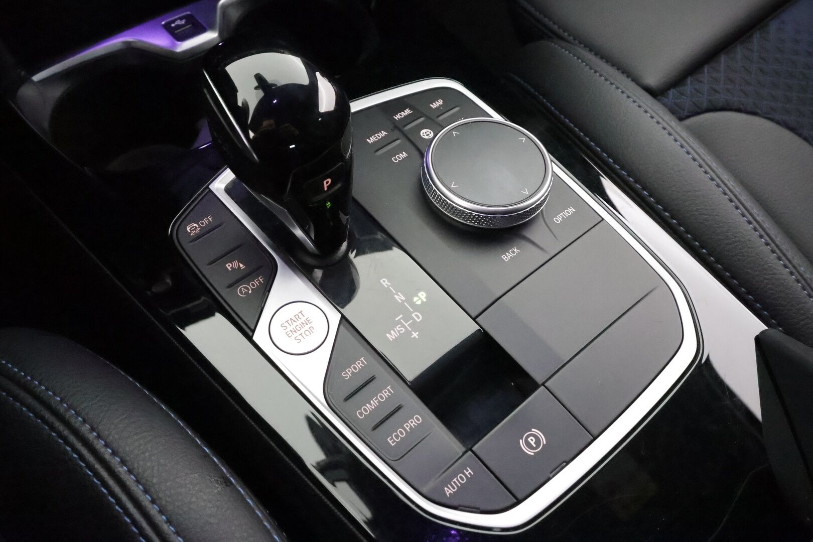 BMW 118 2022 F40 Hatchback 118i A Business M Sport * Vakkari / LED / Hifit / Sporttipenkit / P.Tutkat / Apple&Android * - Suomi-auto / Merkkihuollettu / Kahdet Renkaat - HULLUT AVAJAISHULINAT KORKOTARJOUS 3,29 %