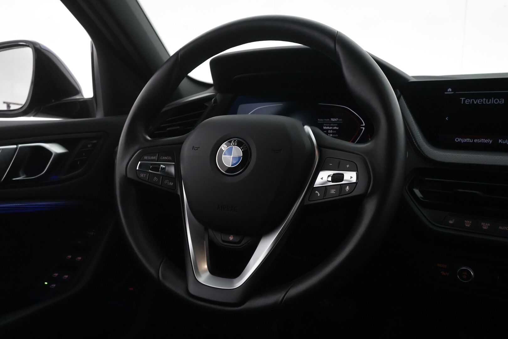 BMW 118 2022 F40 Hatchback 118i A Business Sport - | Muistipenkki | LED | P.tutkat | Sporttipenkit | Comfort Access | Vakkari | Suomi-auto | Kahdet Renkaat | Merkkihuollettu |