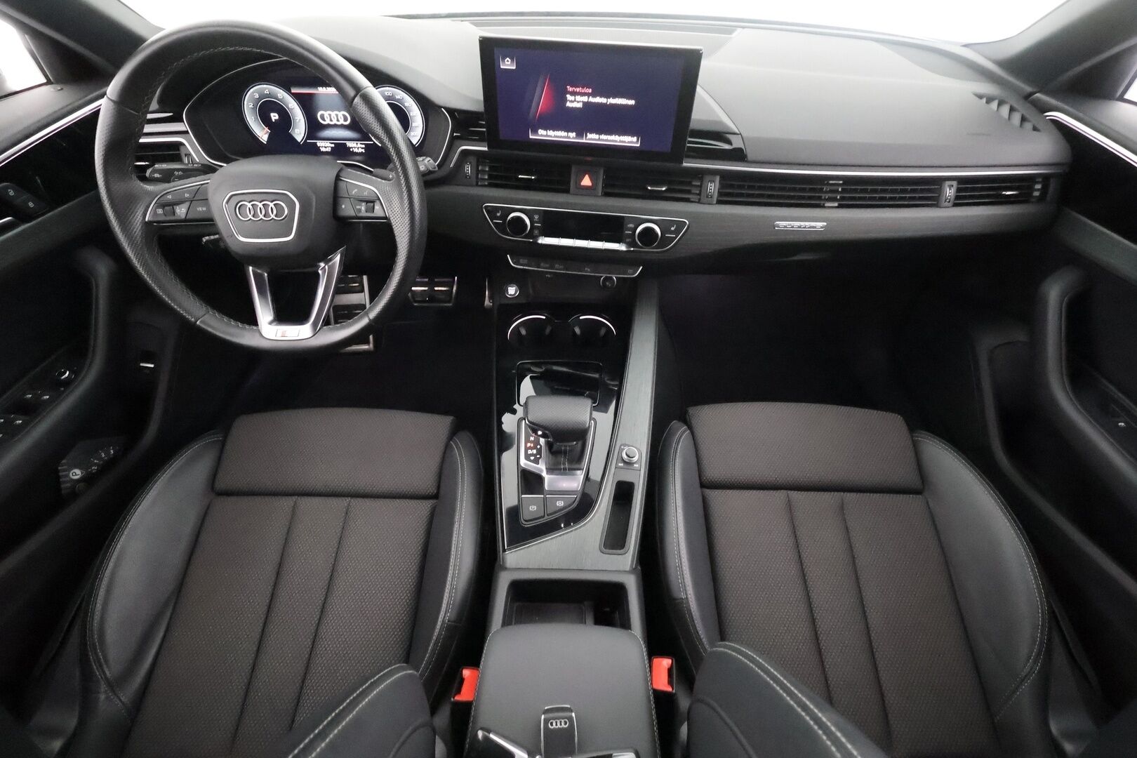 Audi A4 2021 Avant Business 40 TFSI 150 kW MHEV quattro S tronic - | ACC | Koukku | Webasto | S-Line sisäpaketti | Matrix | Puolinahat | Sporttipenkit | Active Lane Assist | P.kamera | Keyless | 2x renkaat aluin |