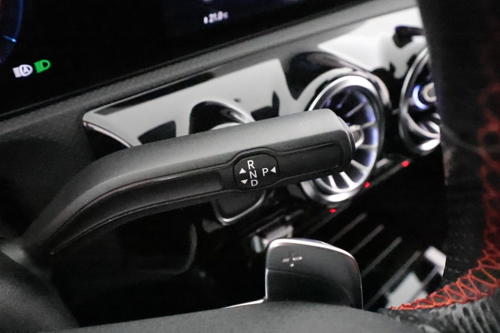 Mercedes-Benz A 2022 250 e A Business AMG Edition EQ Power *Distronic+ / P.kamera / Multibeam / Widescreen / Puolinahat / Navi* - Suomi-auto / Kahdet renkaat aluvanteilla