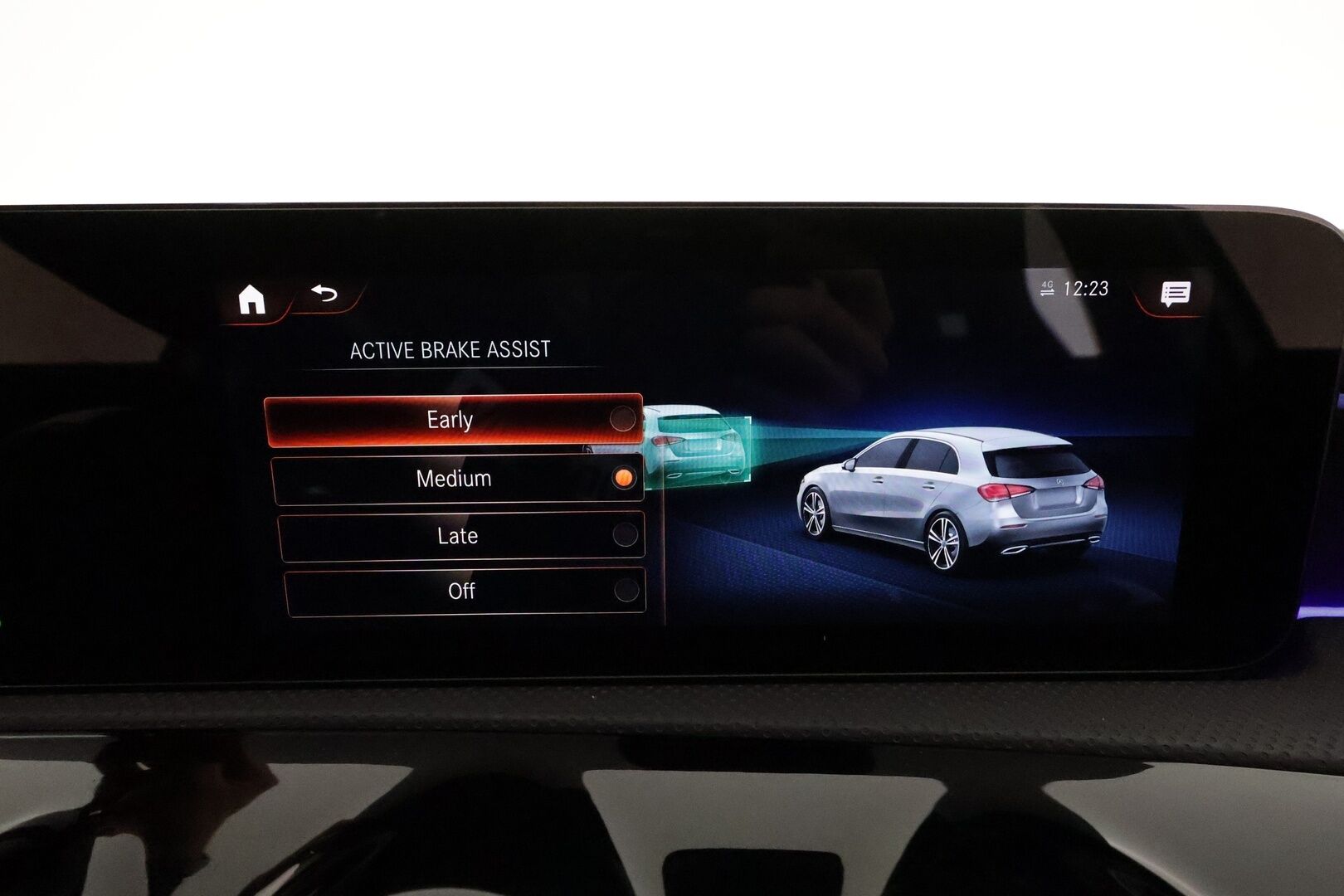 Mercedes-Benz A 2022 250 e A Business AMG Edition EQ Power *Distronic+ / P.kamera / Multibeam / Widescreen / Puolinahat / Navi* - Suomi-auto / Kahdet renkaat aluvanteilla
