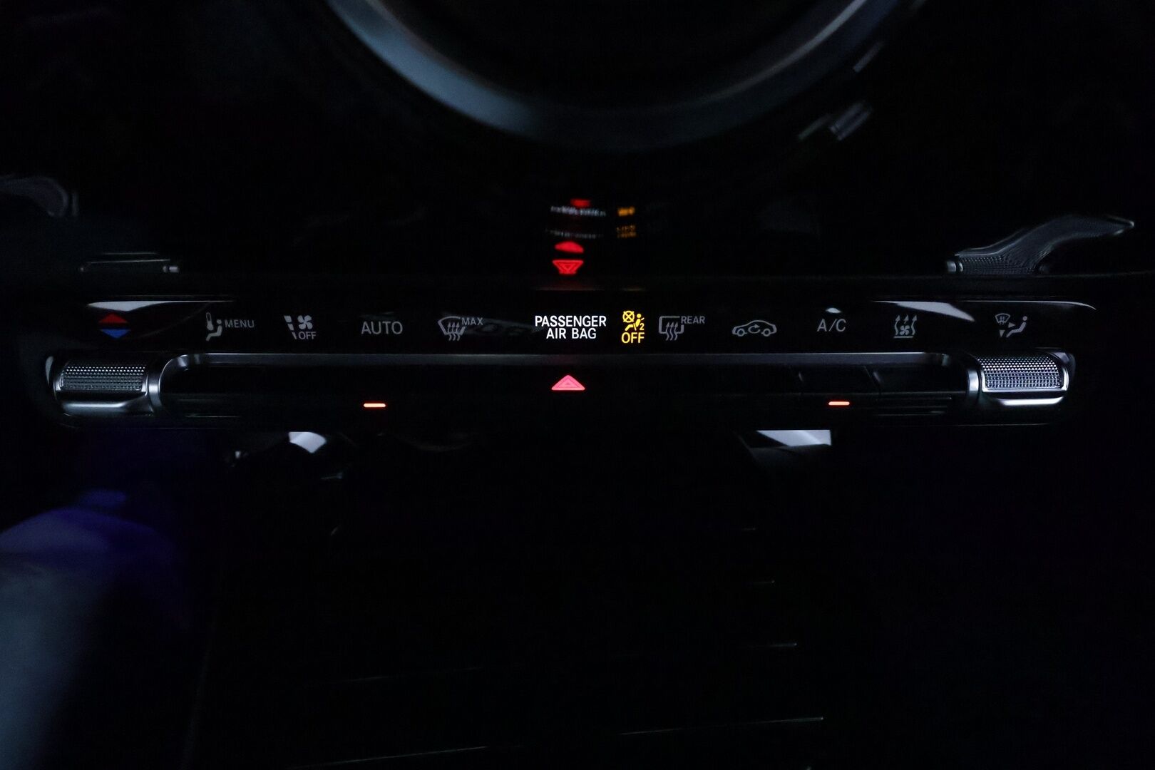 Mercedes-Benz A 2022 250 e A Business AMG Edition EQ Power *Distronic+ / P.kamera / Multibeam / Widescreen / Puolinahat / Navi* - Suomi-auto / Kahdet renkaat aluvanteilla