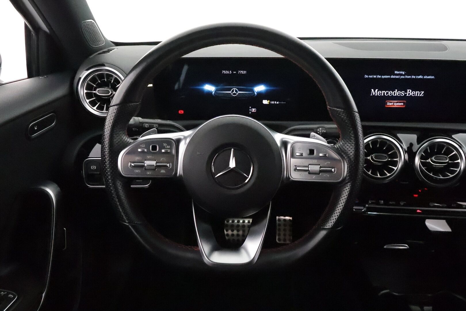 Mercedes-Benz A 2022 250 e A Business AMG Edition EQ Power *Distronic+ / P.kamera / Multibeam / Widescreen / Puolinahat / Navi* - Suomi-auto / Kahdet renkaat aluvanteilla
