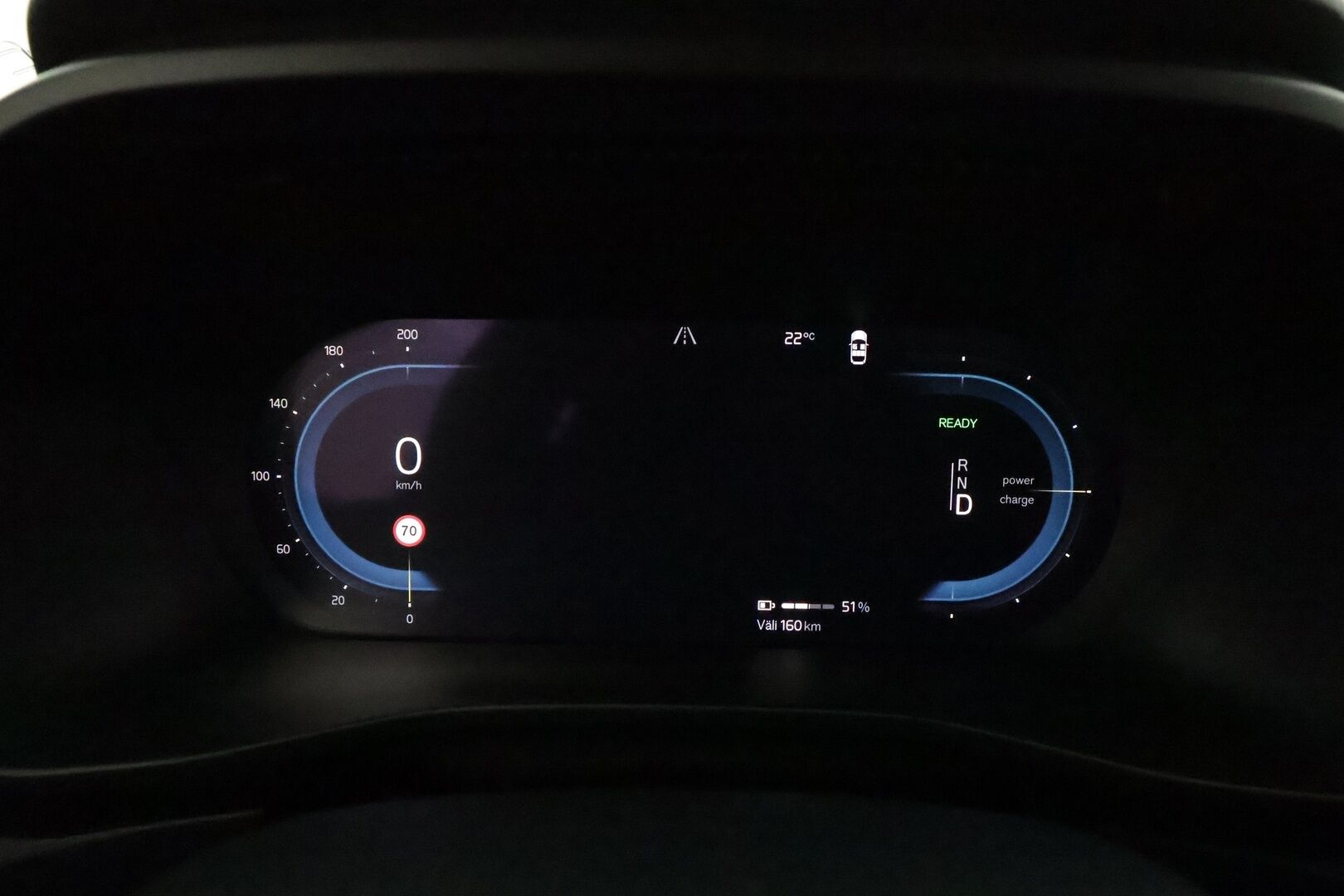 Volvo XC40 2022 Recharge Twin Business Pro aut **Panorama / Lämpöpumppu / H&K / ACC / LED-valot / 360° / Sporttipenkki Muistilla** - 3,99 % KORKOTARJOUS TÄHÄN AUTOON - 1-om Suomi-auto / Akku kuntotarkastettu /  2x Latauskaapelit / Kahdet Renkaat / Merkkihuollettu! / **HYVILLÄ KAMOILLA**