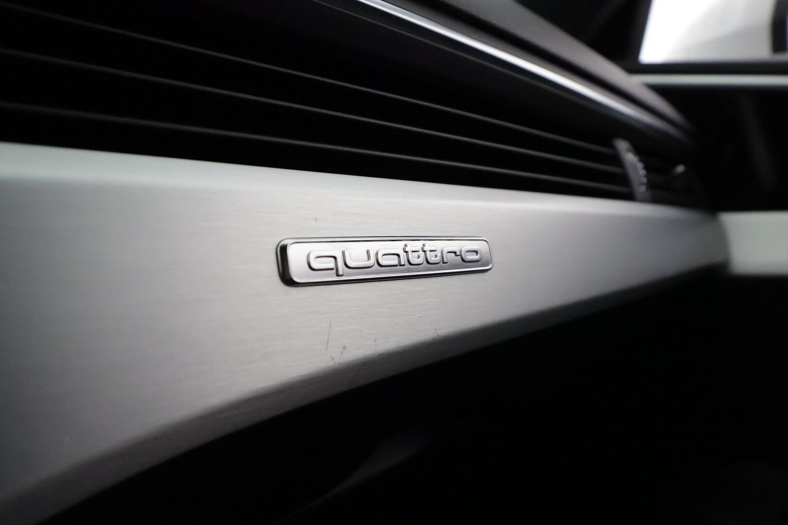 Audi A4 2021 Avant Business Advanced 40TFSI 150kW **ACC / Matrix-LED / P.kamera / Sporttipenkit / Kaistavahti / Digimittaristo** - 1-om Suomi-auto / Kahdet Renkaat / Merkkihuollettu!