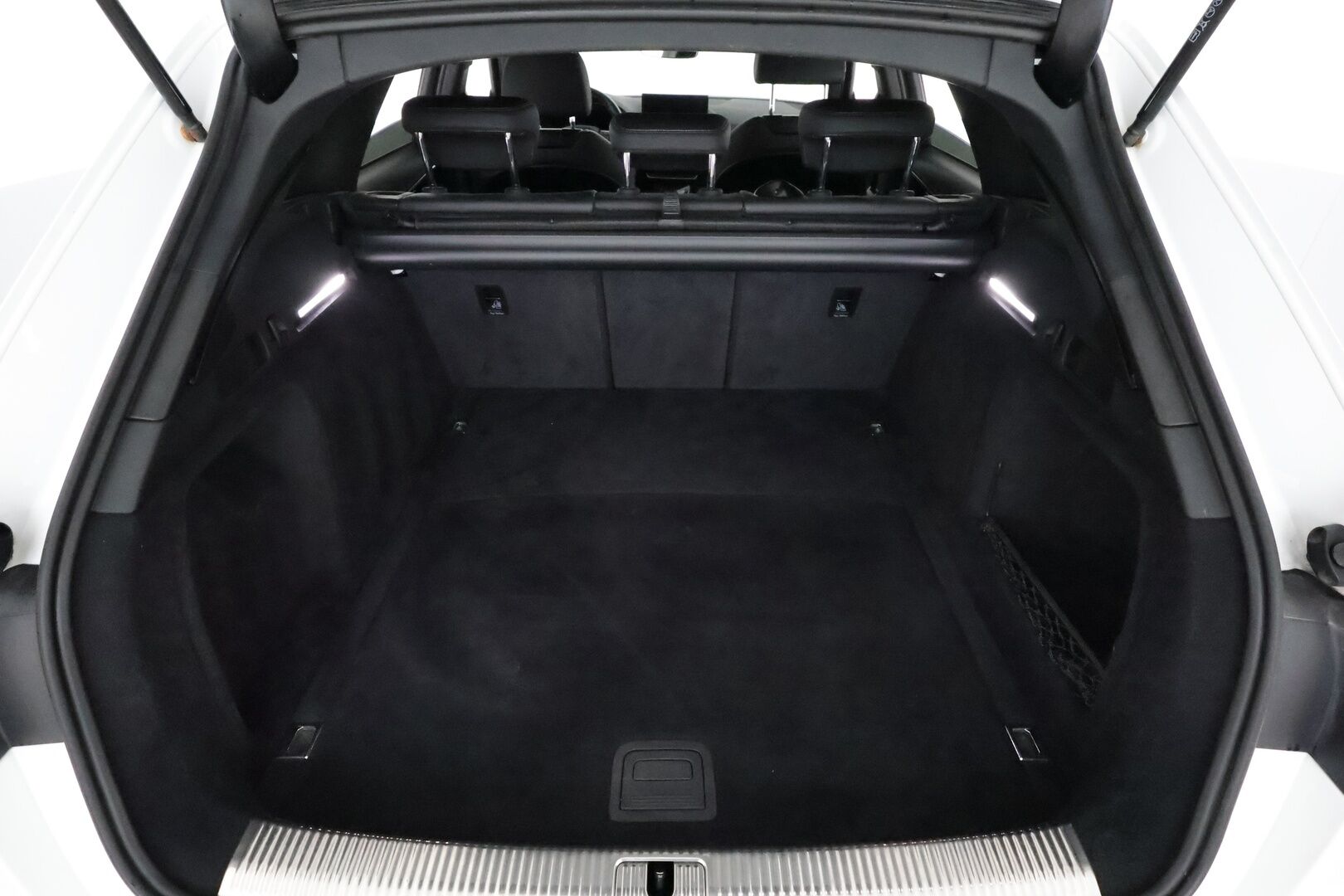 Audi A4 2021 Avant Business Advanced 40TFSI 150kW **ACC / Matrix-LED / P.kamera / Sporttipenkit / Kaistavahti / Digimittaristo** - 1-om Suomi-auto / Kahdet Renkaat / Merkkihuollettu!