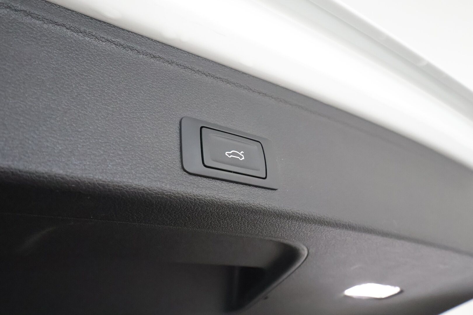 Audi A4 2021 Avant Business Advanced 40TFSI 150kW **ACC / Matrix-LED / P.kamera / Sporttipenkit / Kaistavahti / Digimittaristo** - 1-om Suomi-auto / Kahdet Renkaat / Merkkihuollettu!