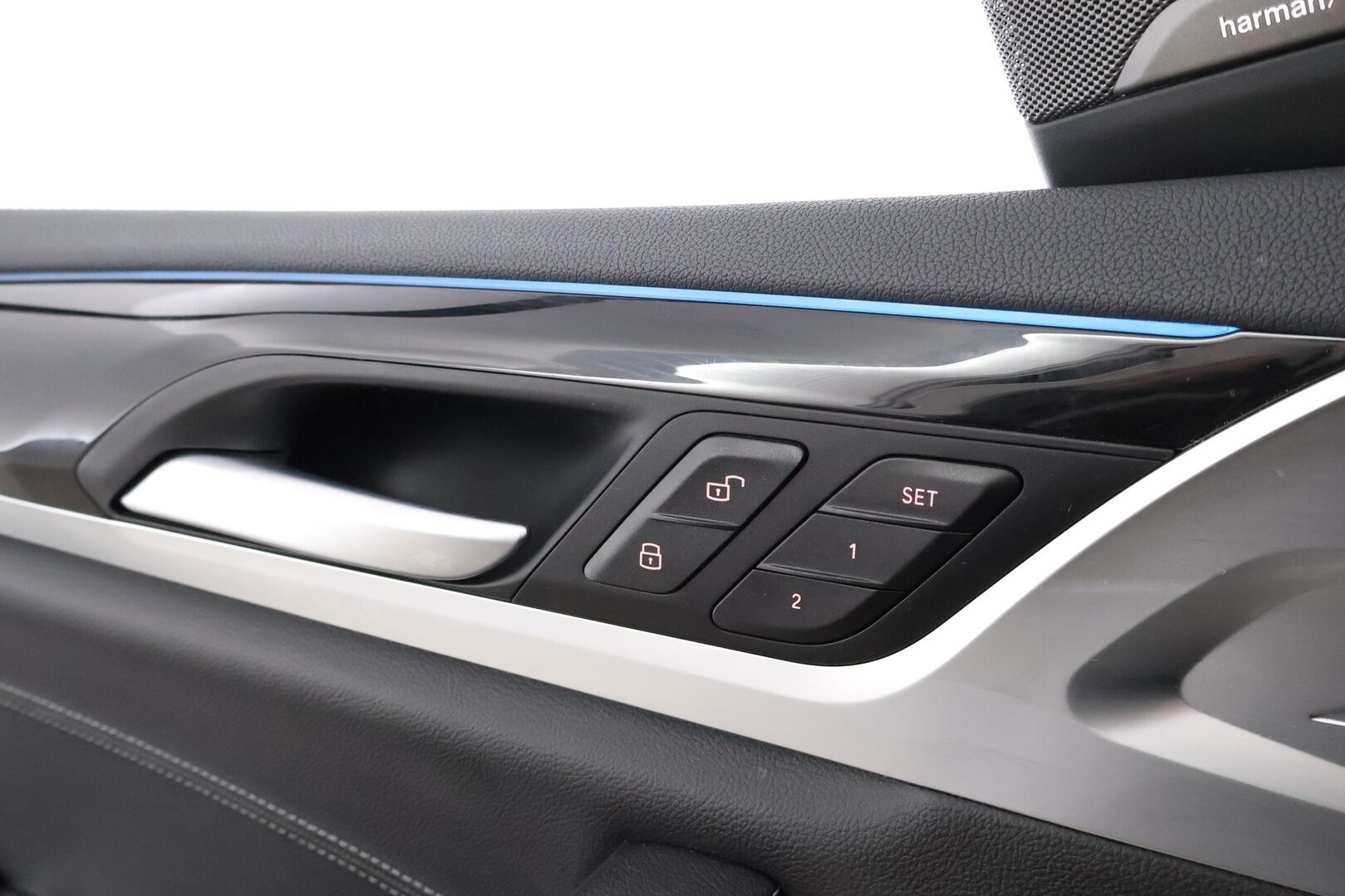 BMW iX3 2021 G08 Charged Plus Impressive - 3,99 % KORKOTARJOUS TÄHÄN AUTOON - Adapt.Vakkari / Harman&Kardon / Vetokoukku / HUD / Nahkasisusta / Gesture Control / Panoraama / Driving Assistant Prof. / Supervarusteltu!
