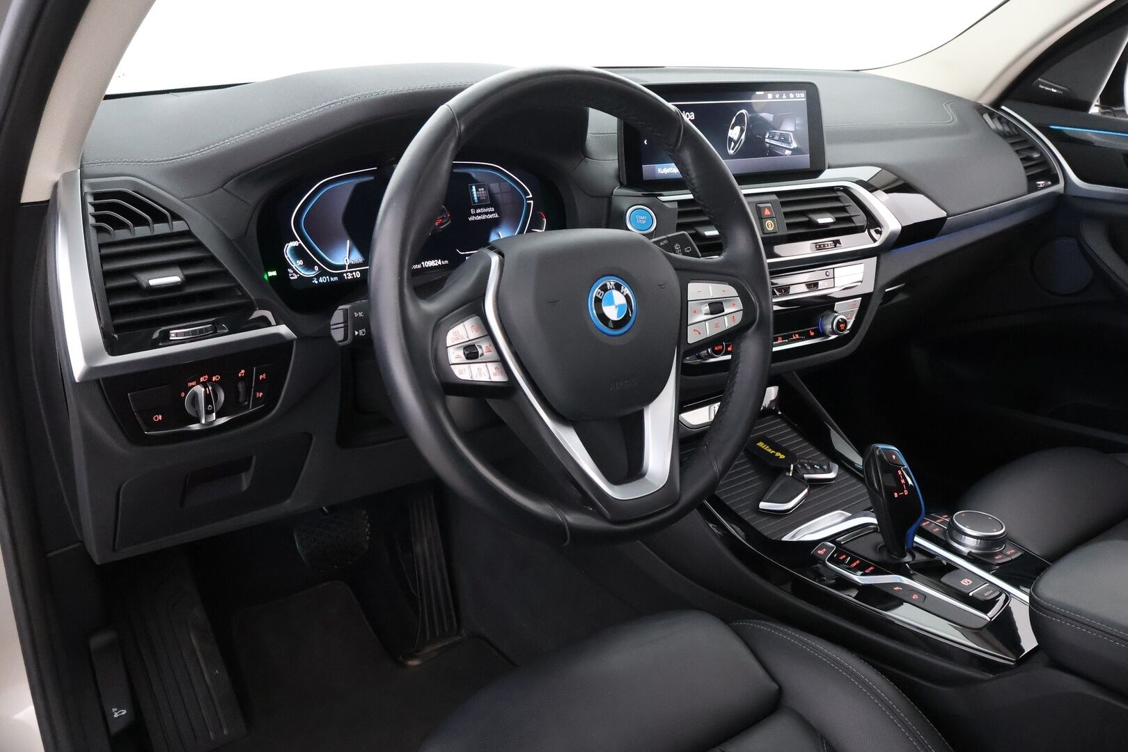 BMW iX3 2021 G08 Charged Plus Impressive - 3,99 % KORKOTARJOUS TÄHÄN AUTOON - Adapt.Vakkari / Harman&Kardon / Vetokoukku / HUD / Nahkasisusta / Gesture Control / Panoraama / Driving Assistant Prof. / Supervarusteltu!