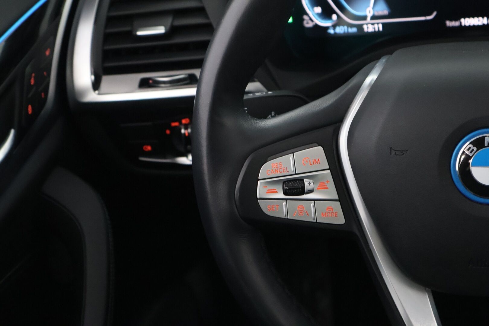 BMW iX3 2021 G08 Charged Plus Impressive - 3,99 % KORKOTARJOUS TÄHÄN AUTOON - Adapt.Vakkari / Harman&Kardon / Vetokoukku / HUD / Nahkasisusta / Gesture Control / Panoraama / Driving Assistant Prof. / Supervarusteltu!