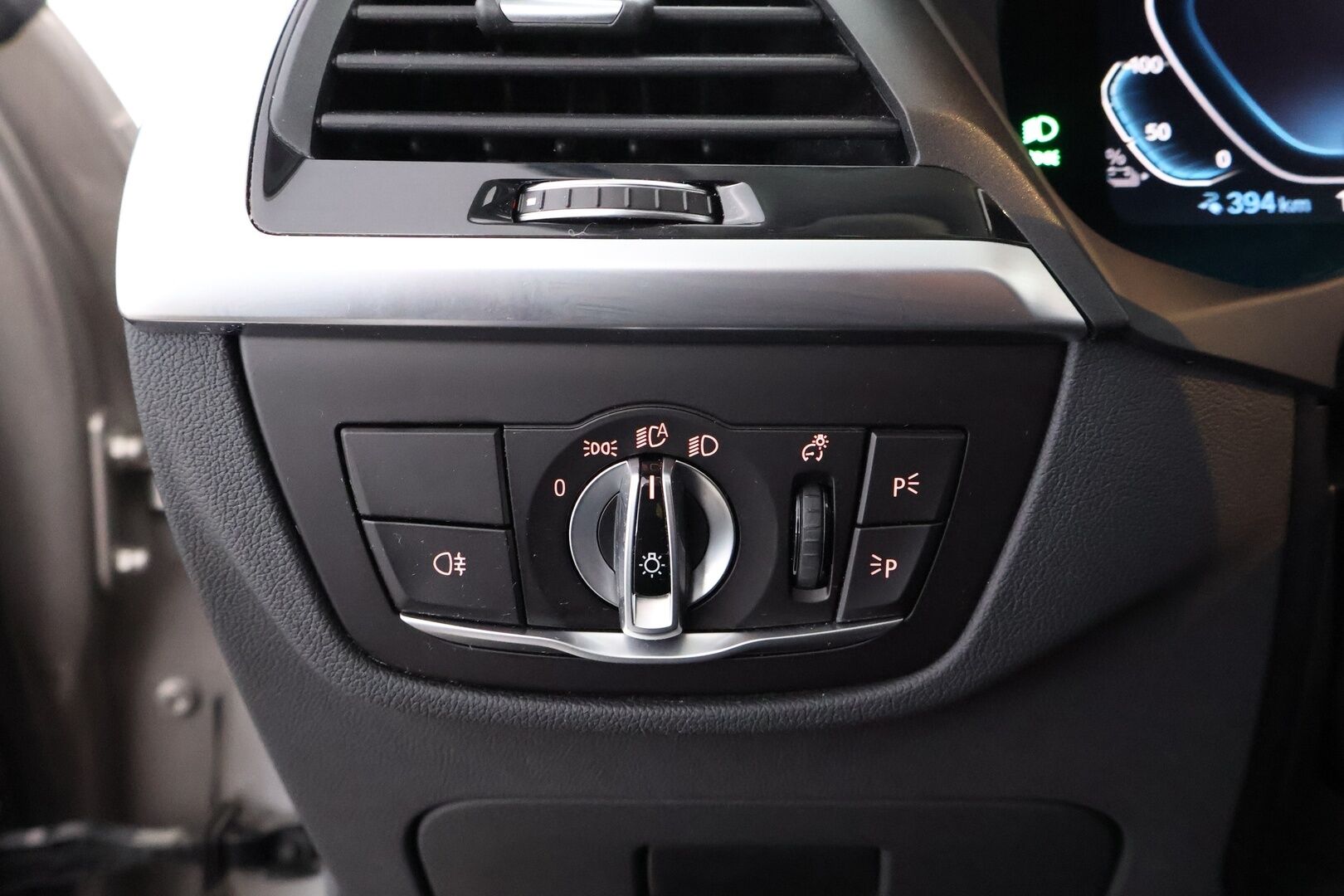 BMW iX3 2021 G08 Charged Plus Impressive - 3,99 % KORKOTARJOUS TÄHÄN AUTOON - Adapt.Vakkari / Harman&Kardon / Vetokoukku / HUD / Nahkasisusta / Gesture Control / Panoraama / Driving Assistant Prof. / Supervarusteltu!