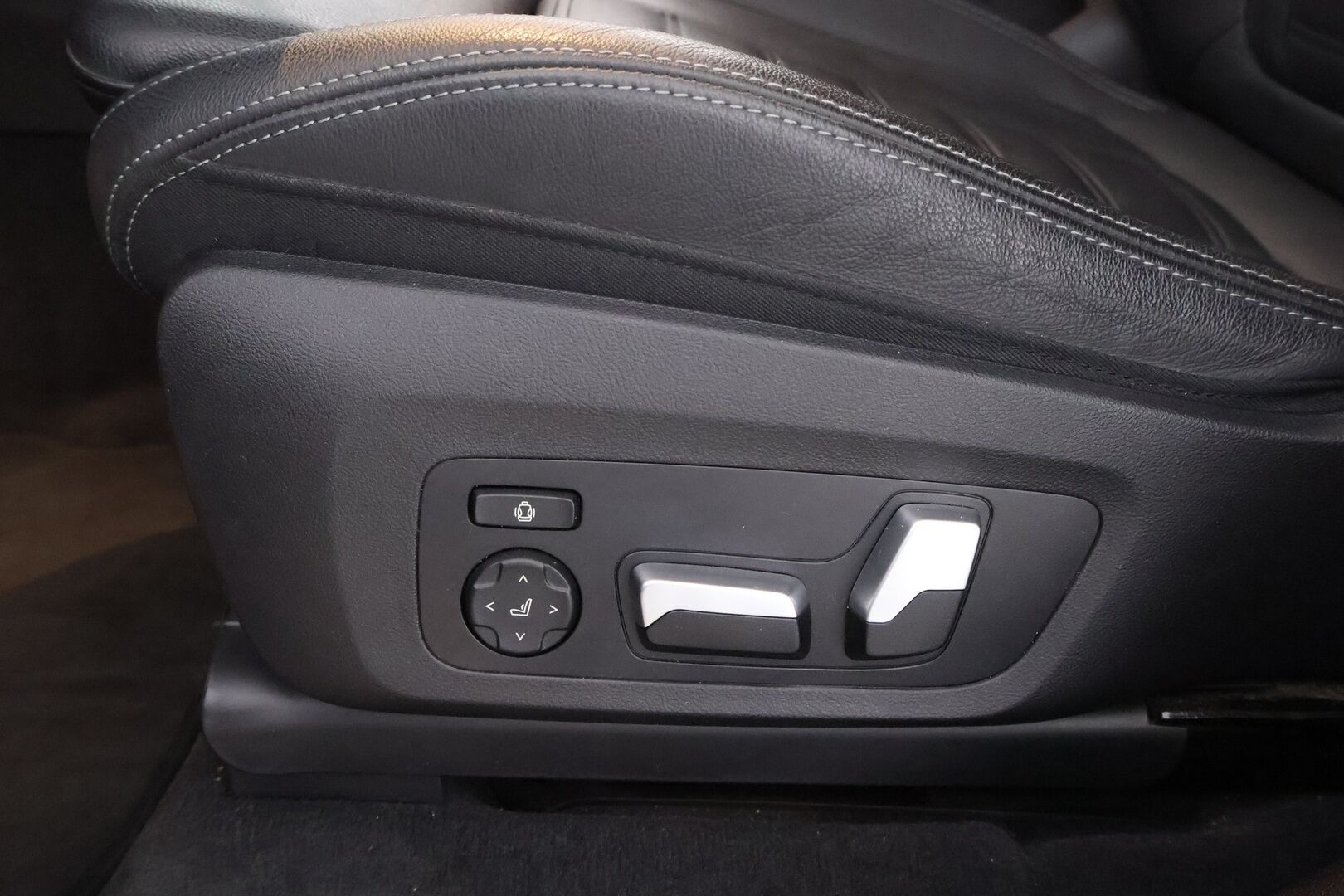 BMW iX3 2021 G08 Charged Plus Impressive - 3,99 % KORKOTARJOUS TÄHÄN AUTOON - Adapt.Vakkari / Harman&Kardon / Vetokoukku / HUD / Nahkasisusta / Gesture Control / Panoraama / Driving Assistant Prof. / Supervarusteltu!
