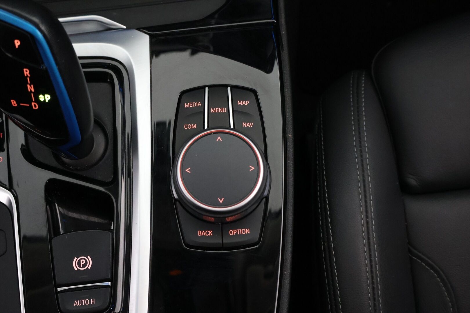 BMW iX3 2021 G08 Charged Plus Impressive - 3,99 % KORKOTARJOUS TÄHÄN AUTOON - Adapt.Vakkari / Harman&Kardon / Vetokoukku / HUD / Nahkasisusta / Gesture Control / Panoraama / Driving Assistant Prof. / Supervarusteltu!