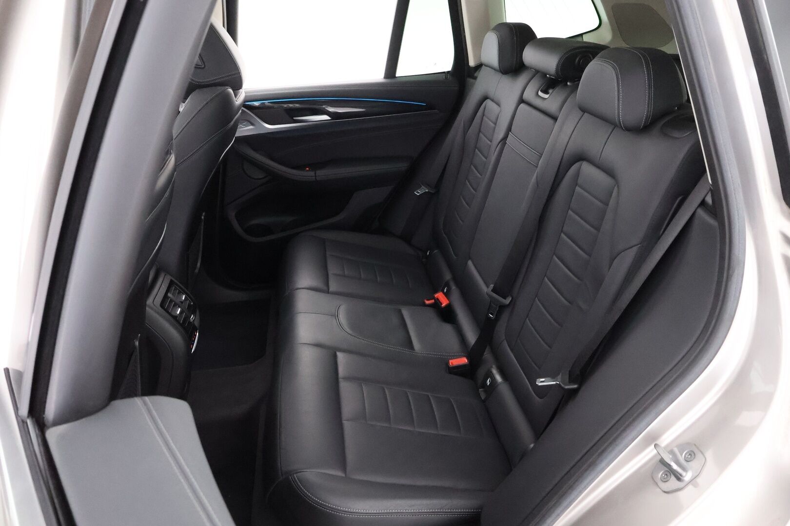 BMW iX3 2021 G08 Charged Plus Impressive - 3,99 % KORKOTARJOUS TÄHÄN AUTOON - Adapt.Vakkari / Harman&Kardon / Vetokoukku / HUD / Nahkasisusta / Gesture Control / Panoraama / Driving Assistant Prof. / Supervarusteltu!