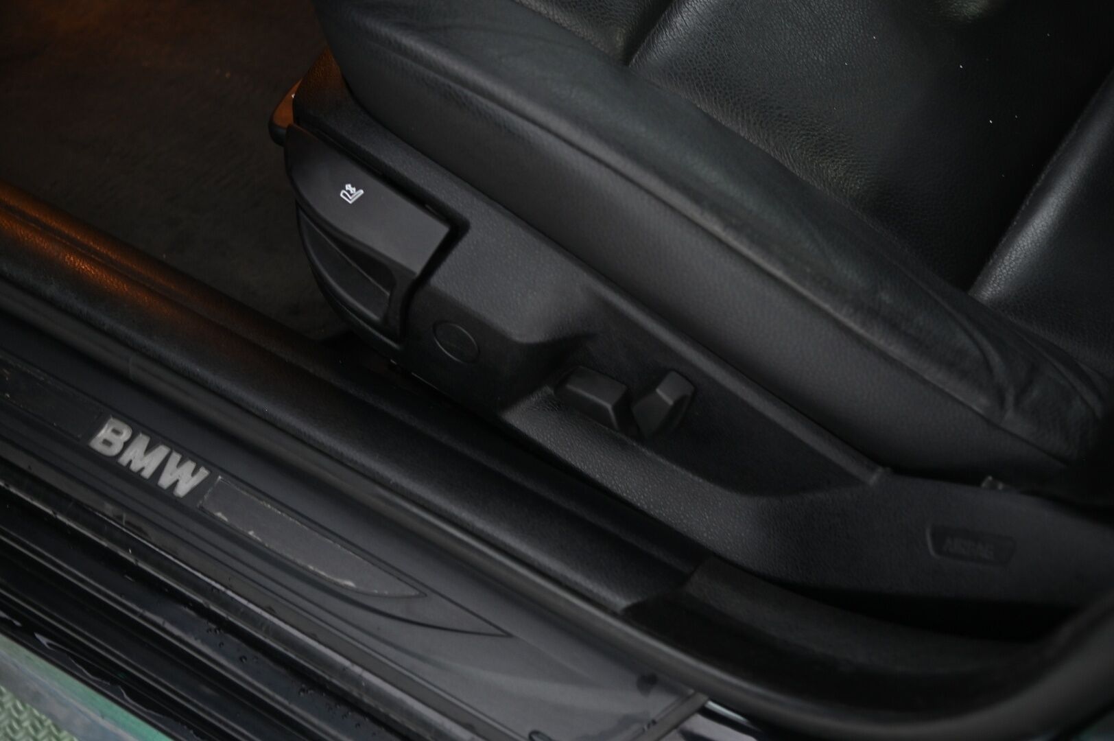 BMW 535 2012 TwinPower Turbo A xDrive F11 Touring - N55 | M-Sport Look | 2x renkaat&näyttävät alumiinivanteet | Nahat | Vetokoukku | Vakkari | Lohko | Navi | KW-Alustasarja