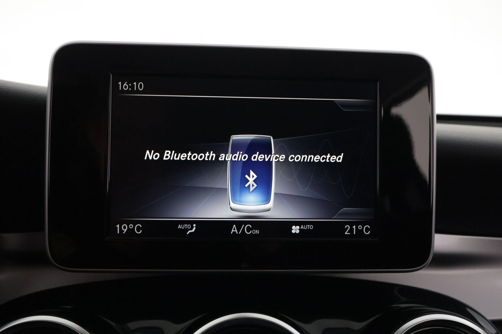 Mercedes-Benz GLC 2017 350 e 4Matic A Premium Business * Vakkari / ILS / Lisälämmitin / Osasähkö penkit / Navi * - ** Hyvin huollettu / Vähän ajettu / Kahdet renkaat ** - HULLUT AVAJAISHULINAT KORKOTARJOUS 3,29 %