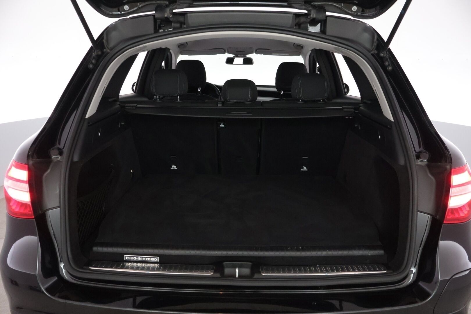 Mercedes-Benz GLC 2017 350 e 4Matic A Premium Business ** Lisälämmitin / Osasähkö penkit / Navi - ** Hyvin huollettu / Vähän ajettu / Kahdet renkaat **