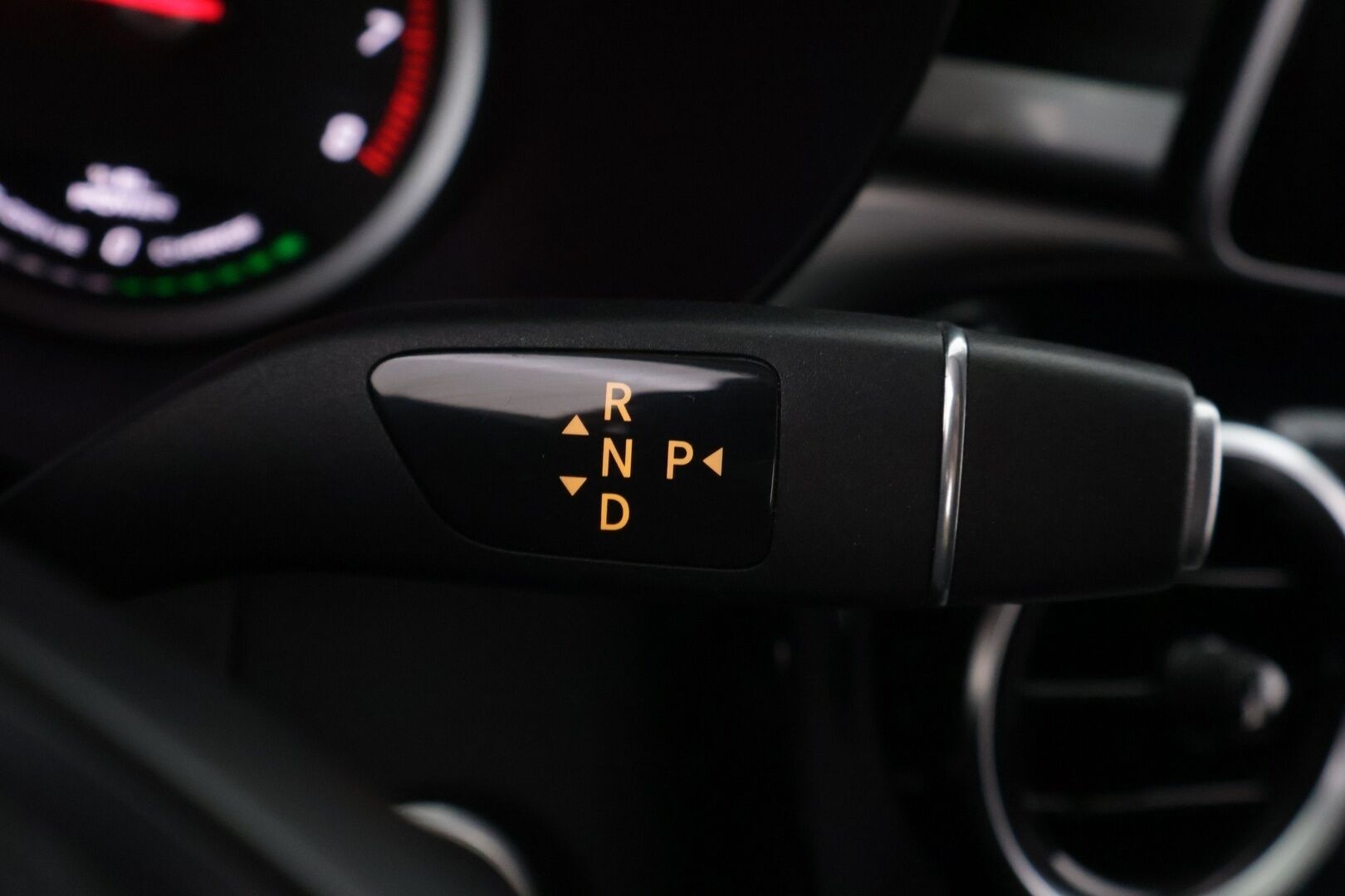 Mercedes-Benz GLC 2017 350 e 4Matic A Premium Business ** Lisälämmitin / Osasähkö penkit / Navi - ** Hyvin huollettu / Vähän ajettu / Kahdet renkaat ** - Osta nyt, maksa vasta ensi vuonna