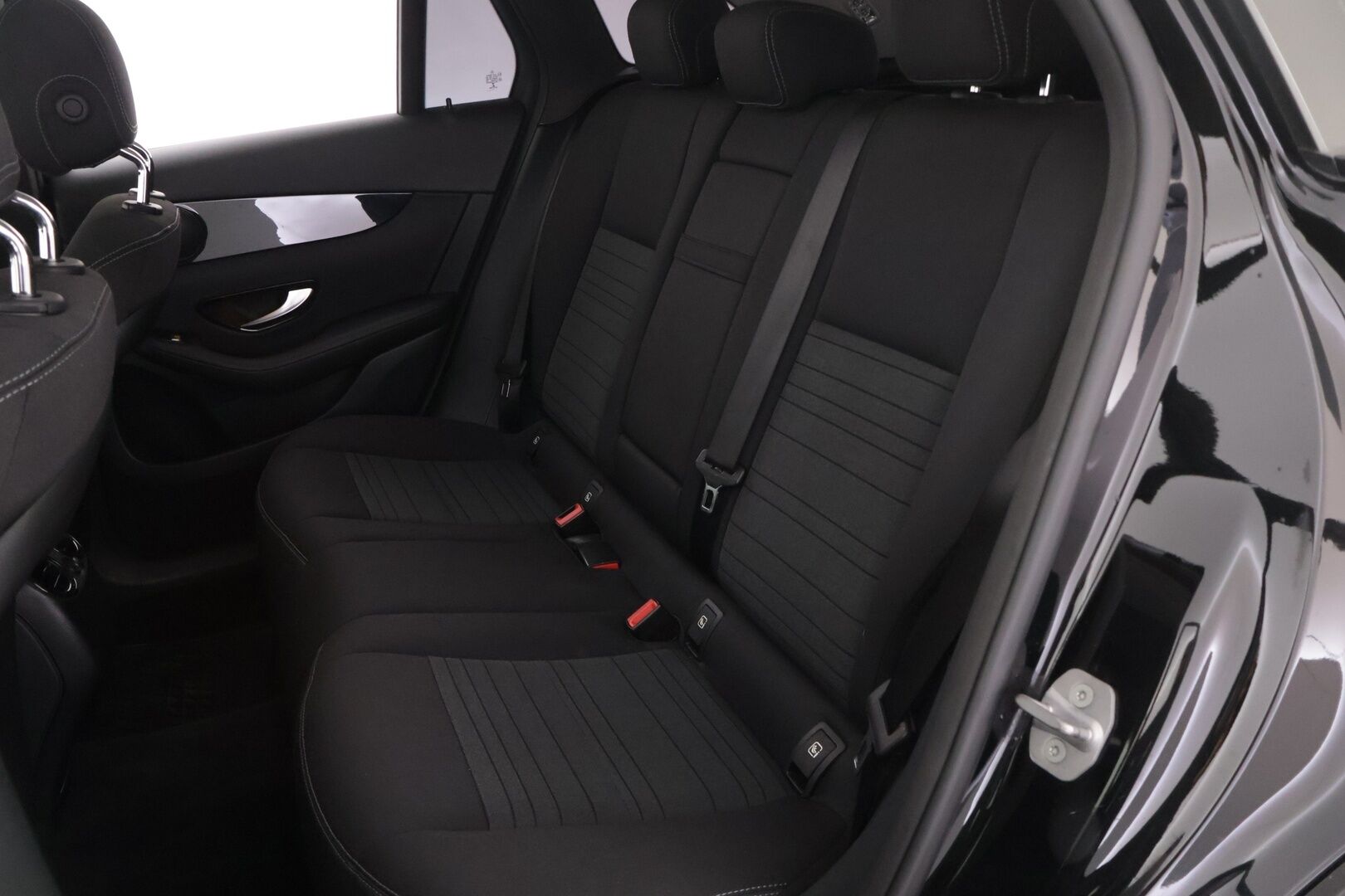 Mercedes-Benz GLC 2017 350 e 4Matic A Premium Business ** Lisälämmitin / Osasähkö penkit / Navi - ** Hyvin huollettu / Vähän ajettu / Kahdet renkaat **