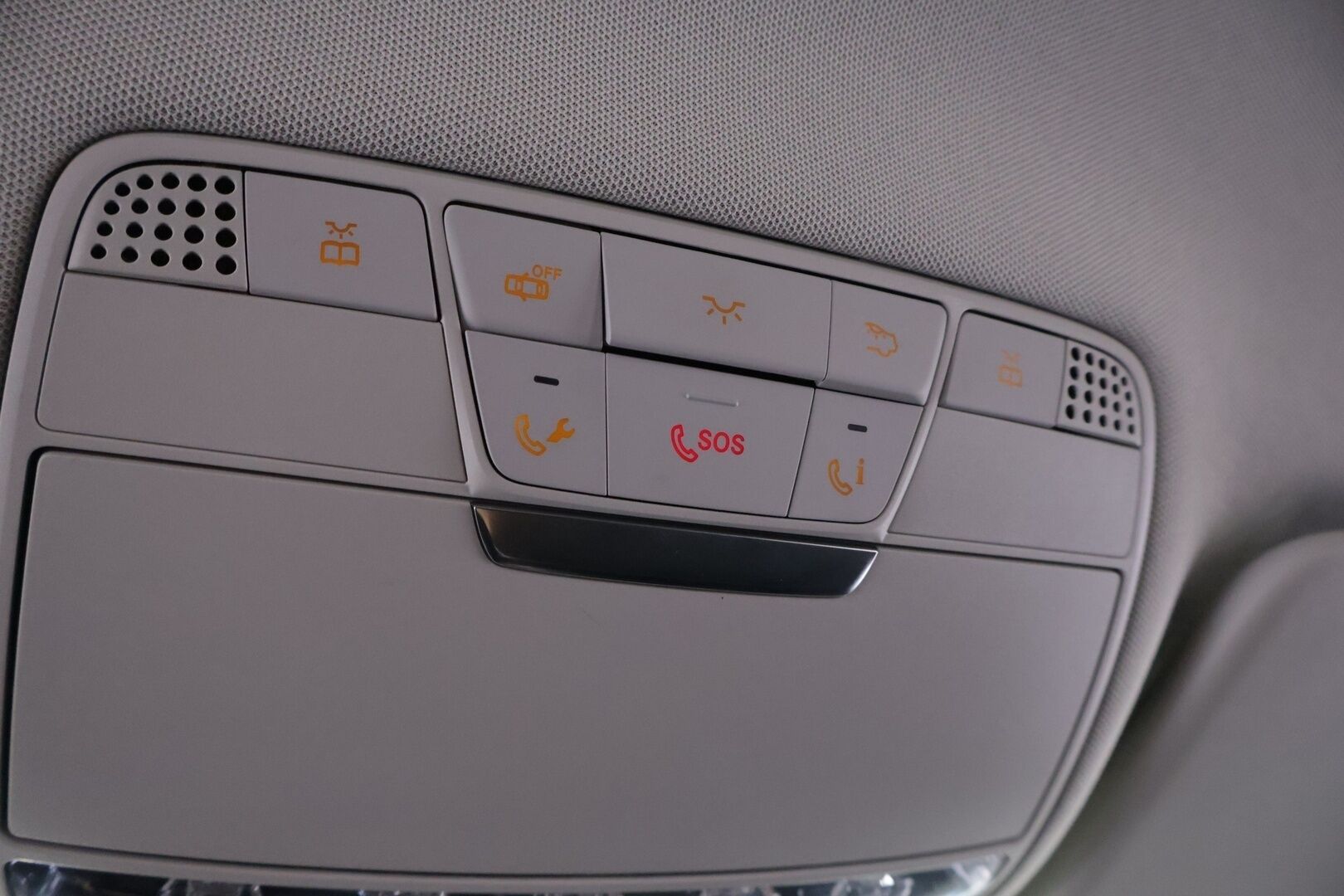 Mercedes-Benz GLC 2017 350 e 4Matic A Premium Business ** Lisälämmitin / Osasähkö penkit / Navi - ** Hyvin huollettu / Vähän ajettu / Kahdet renkaat ** - Osta nyt, maksa vasta ensi vuonna