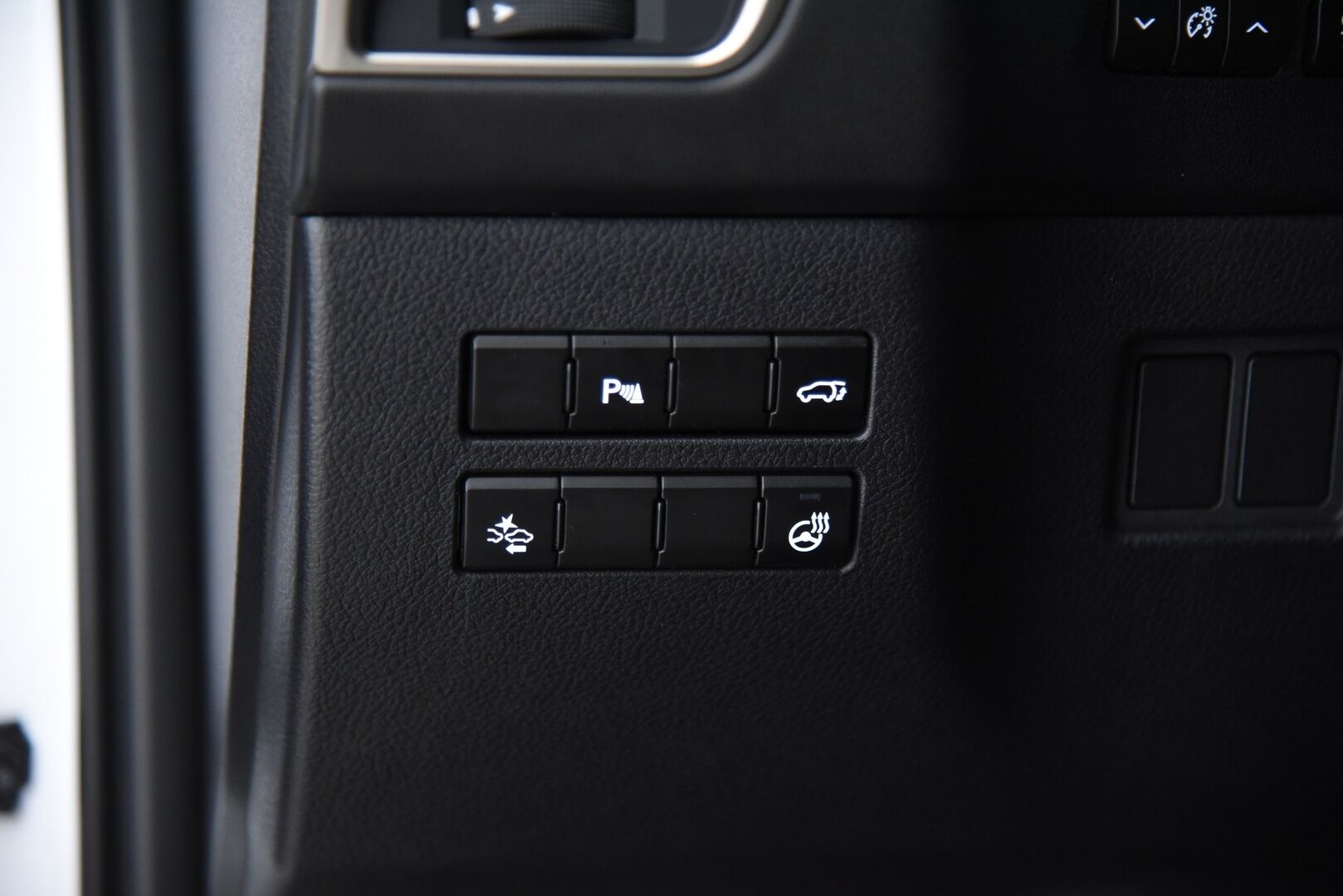 Lexus NX 2016 300h F Sport -  Adapt. Vakkari / LED-valot / P.kamera / Vetokoukku  / KeyLessGo / Navi** - Kahdet Renkaat
