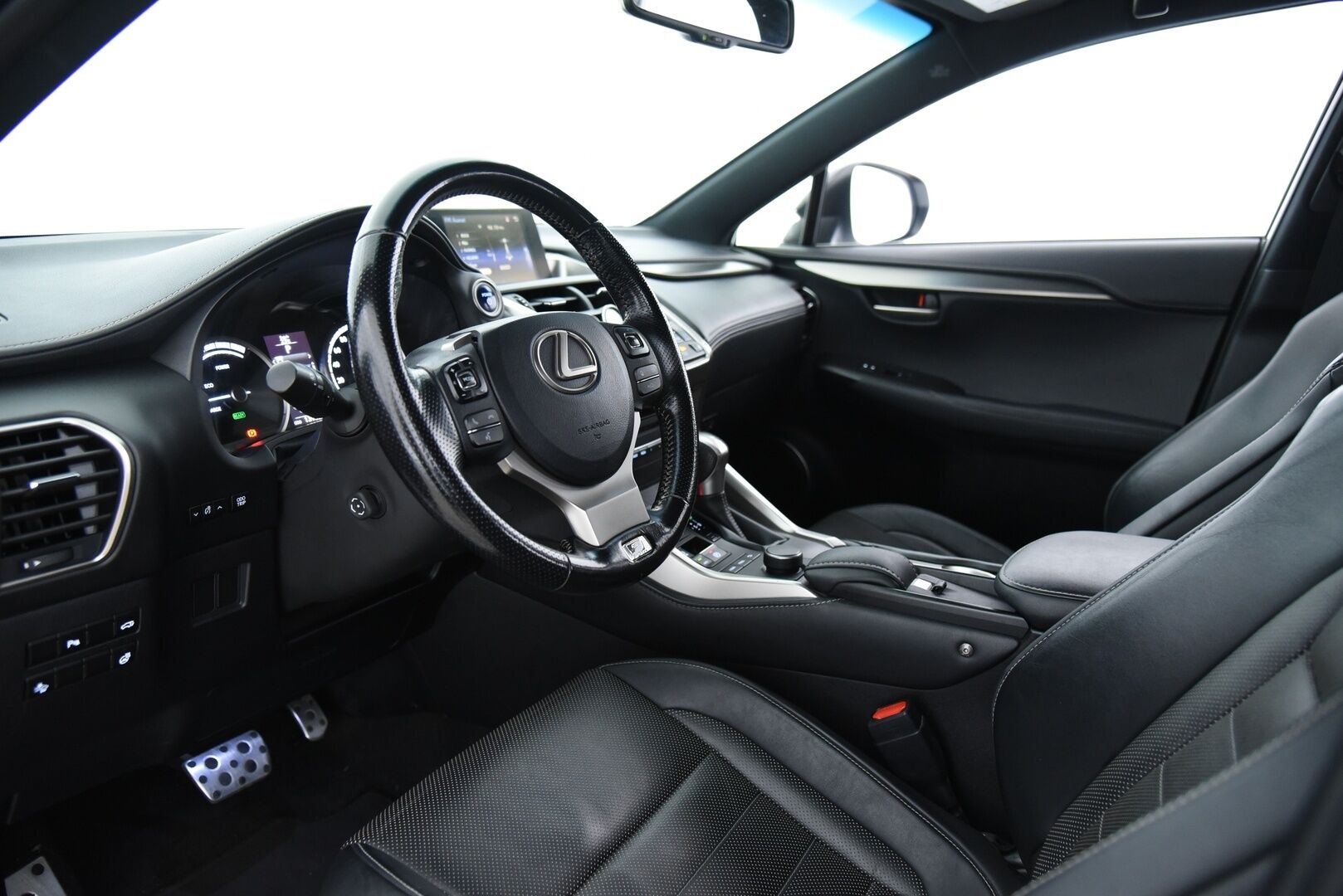 Lexus NX 2016 300h F Sport -  Adapt. Vakkari / LED-valot / P.kamera / Vetokoukku  / KeyLessGo / Navi** - Kahdet Renkaat