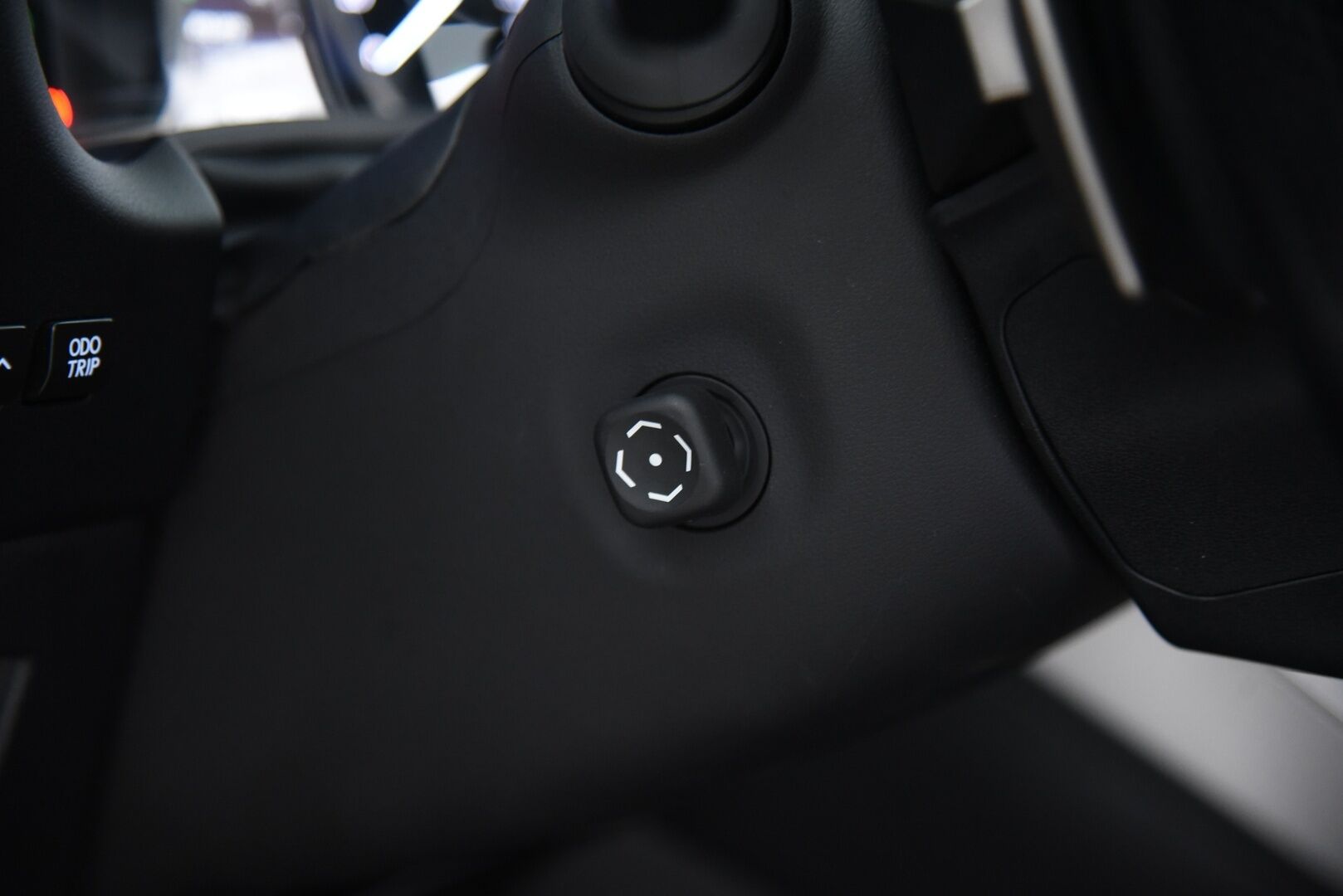 Lexus NX 2016 300h F Sport -  Adapt. Vakkari / LED-valot / P.kamera / Vetokoukku  / KeyLessGo / Navi** - Kahdet Renkaat