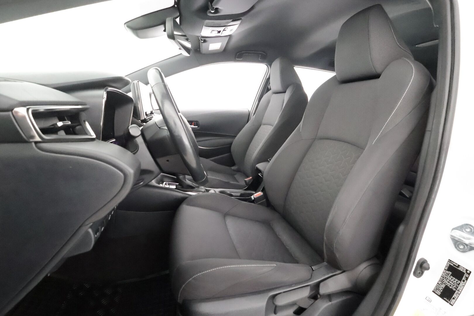 Toyota Corolla 2021 Touring Sports 1,8 Hybrid Active Edition - | ACC | P.Kamera | Lohkolämmitin | Kaistavahti | Navi | Keyless | LED | Koukku | Sisätilanlämmitin | Kahdet renkaat | Suomi-auto | Merkkihuollot | 