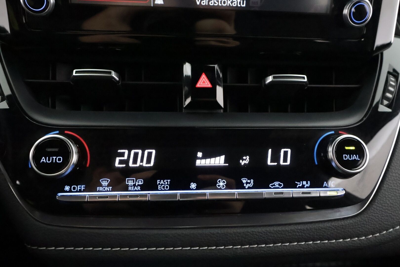 Toyota Corolla 2021 Touring Sports 1,8 Hybrid Active Edition - | ACC | P.Kamera | Lohkolämmitin | Kaistavahti | Navi | Keyless | LED | Koukku | Sisätilanlämmitin | Kahdet renkaat | Suomi-auto | Merkkihuollot | 