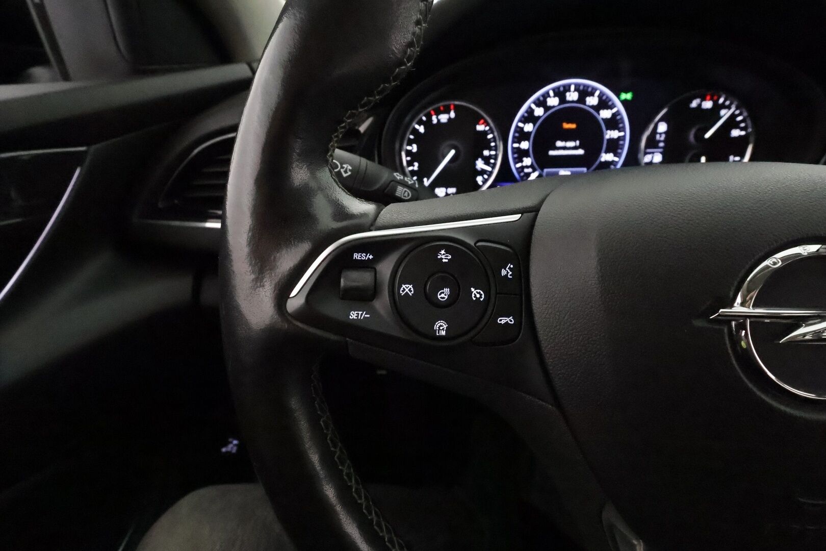 Opel Insignia 2021 Sports Tourer Business 175 D Turbo A **HUD / ACC / LED / Webasto / Koukku / P.kamera /  Sporttipenkki Muistilla** - 1-om Suomi-auto / Kahdet Renkaat