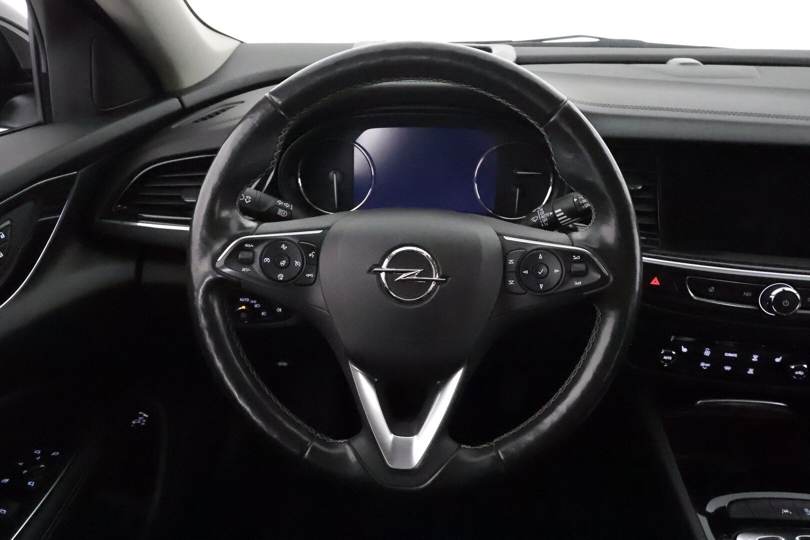 Opel Insignia 2021 Sports Tourer Business 175 D Turbo A **HUD / ACC / LED / Webasto / Koukku / P.kamera /  Sporttipenkki Muistilla** - 1-om Suomi-auto / Kahdet Renkaat
