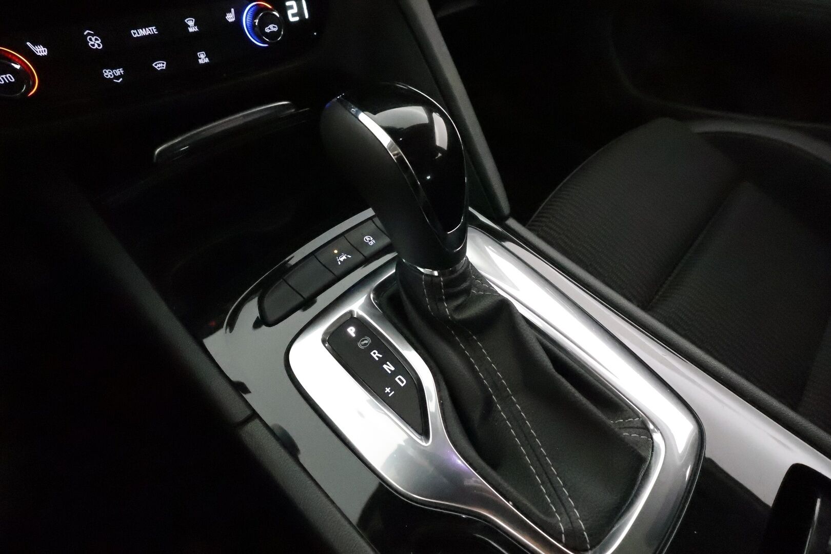 Opel Insignia 2021 Sports Tourer Business 175 D Turbo A **HUD / ACC / LED / Webasto / Koukku / P.kamera /  Sporttipenkki Muistilla** - 1-om Suomi-auto / Kahdet Renkaat