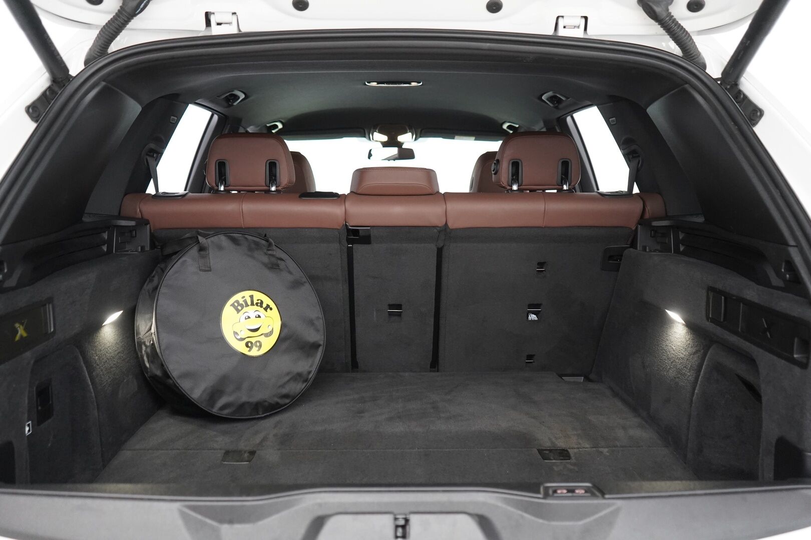 BMW X5 2022 G05 xDrive45e A Charged Edition - Ruskeat nahat | ACC | Kamera | Suomi-auto | Ilma-Alusta | 2 Renkaat