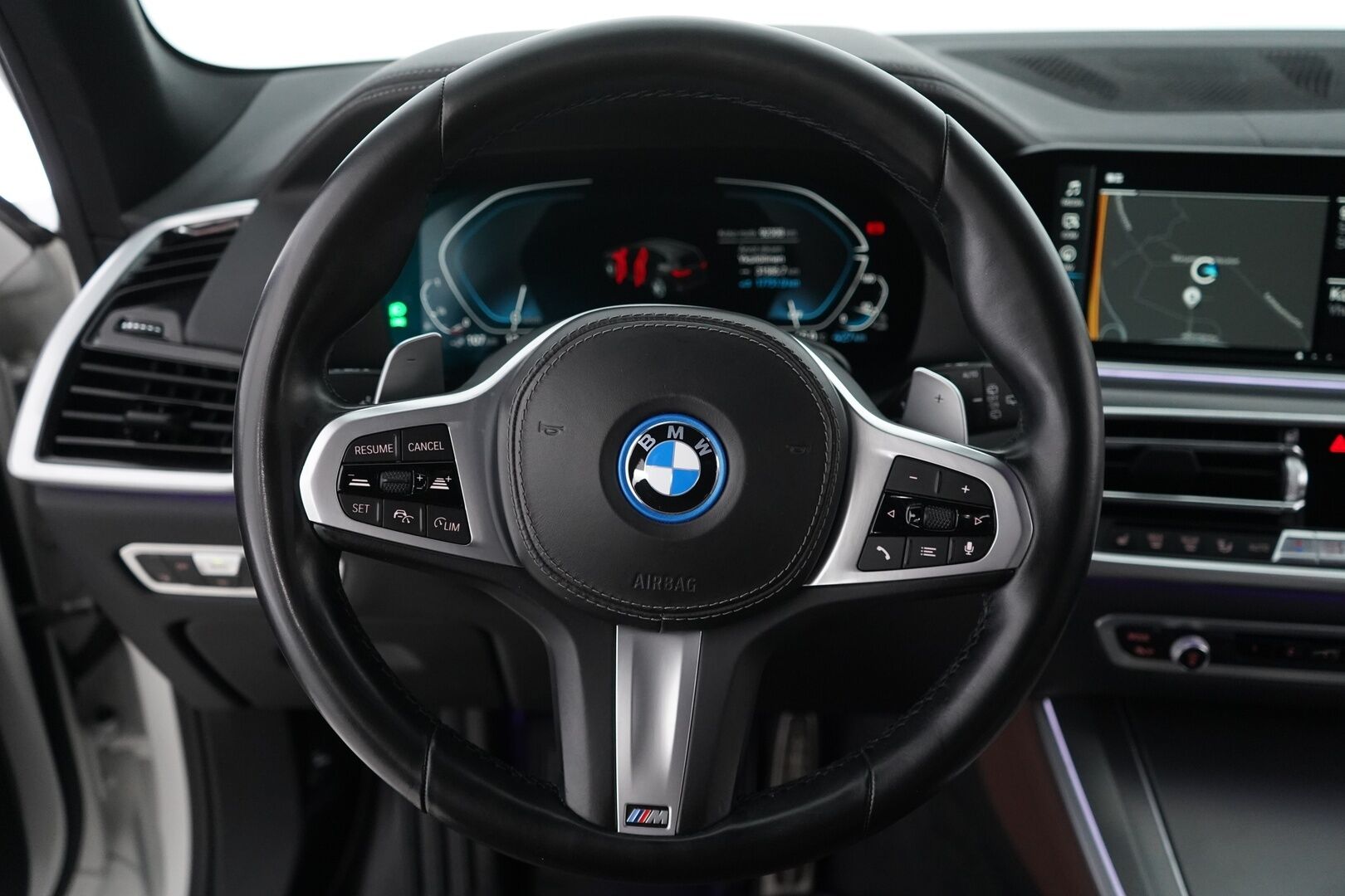 BMW X5 2022 G05 xDrive45e A Charged Edition - Ruskeat nahat | ACC | Kamera | Suomi-auto | Ilma-Alusta | 2 Renkaat | Juuri huollettu