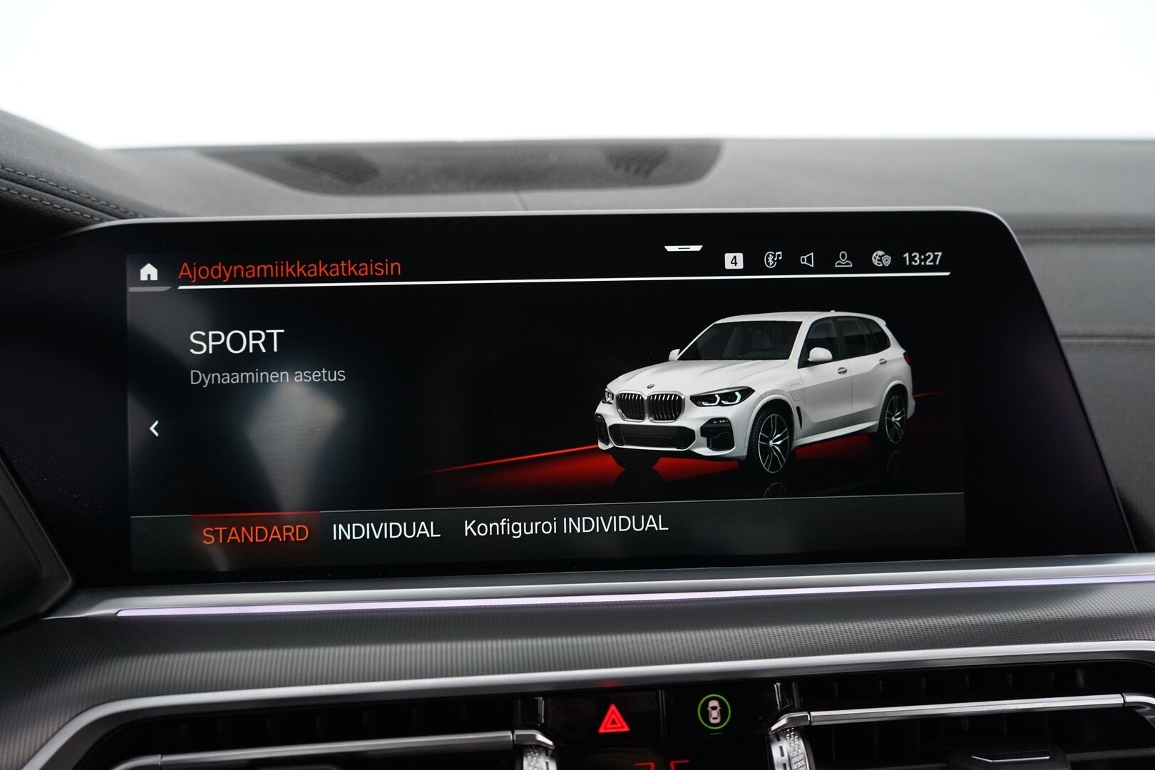 BMW X5 2022 G05 xDrive45e A Charged Edition - Ruskeat nahat | ACC | Kamera | Suomi-auto | Ilma-Alusta | 2 Renkaat | Juuri huollettu