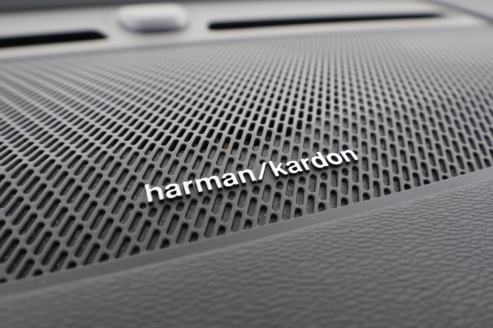 Volvo XC40 2022 Recharge Twin Business Pro aut * ACC / ILP / H&K / 360° / Muistipenkki / Panorama / Koukku / Full LED / BLIS / Facelift * - 1.Om Suomi-auto / Akku kuntotarkastettu / Kahdet renkaat aluvanteilla / Merkkihuollettu / Hyvät varusteet! - HULLUT JOULUT KORKOTARJOUS 2,49% 