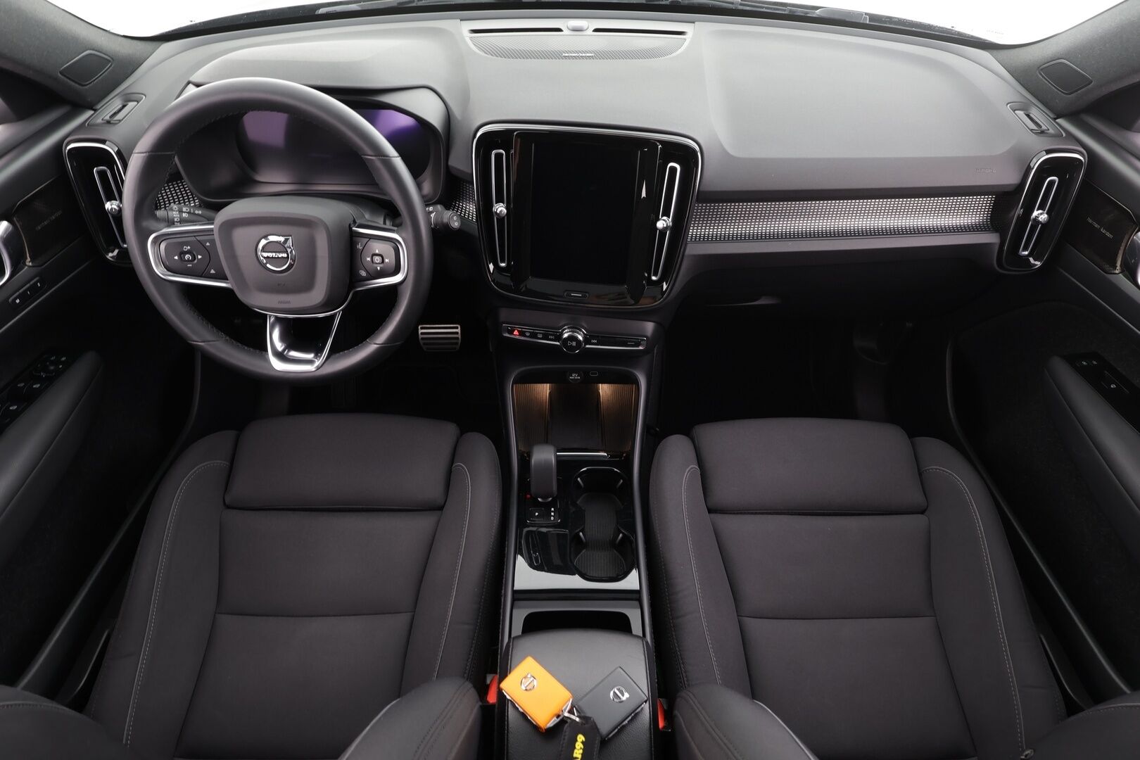 Volvo XC40 2022 Recharge Twin Business Pro aut * ACC / ILP / H&K / 360° / Muistipenkki / Panorama / Koukku / Full LED / BLIS / Facelift * - 1.Om Suomi-auto / Akku kuntotarkastettu / Kahdet renkaat aluvanteilla / Merkkihuollettu / Hyvät varusteet! - HULLUT JOULUT KORKOTARJOUS 2,49% 