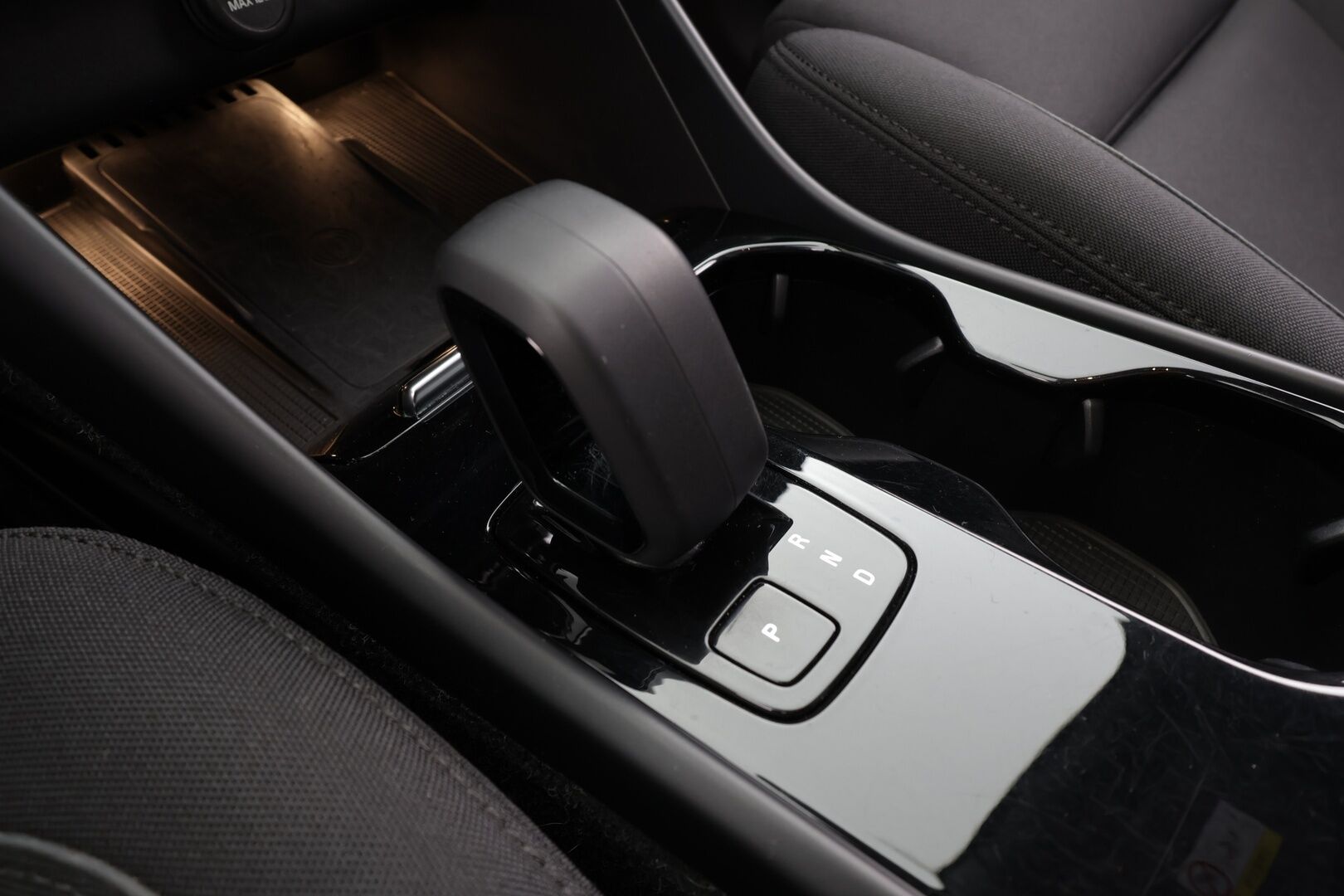 Volvo XC40 2022 Recharge Twin Business Pro aut * ACC / ILP / H&K / 360° / Muistipenkki / Panorama / Koukku / Full LED / BLIS / Facelift * - 1.Om Suomi-auto / Akku kuntotarkastettu / Kahdet renkaat aluvanteilla / Merkkihuollettu / Hyvät varusteet! - HULLUT JOULUT KORKOTARJOUS 2,49% 