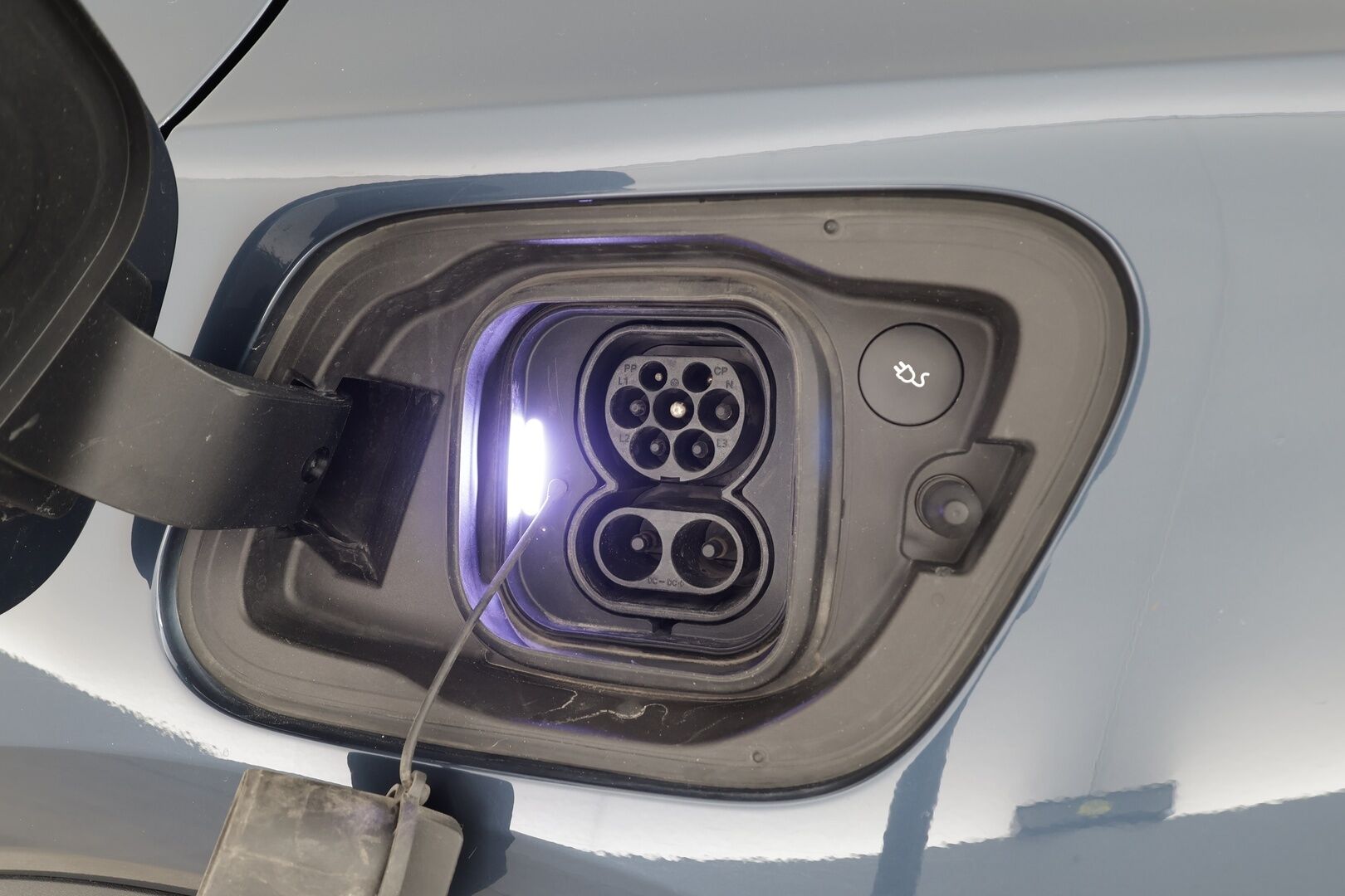 Volvo XC40 2022 Recharge Twin Business Pro aut * ACC / ILP / H&K / 360° / Muistipenkki / Panorama / Koukku / Full LED / BLIS / Facelift * - 1.Om Suomi-auto / Akku kuntotarkastettu / Kahdet renkaat aluvanteilla / Merkkihuollettu / Hyvät varusteet! - HULLUT JOULUT KORKOTARJOUS 2,49% 