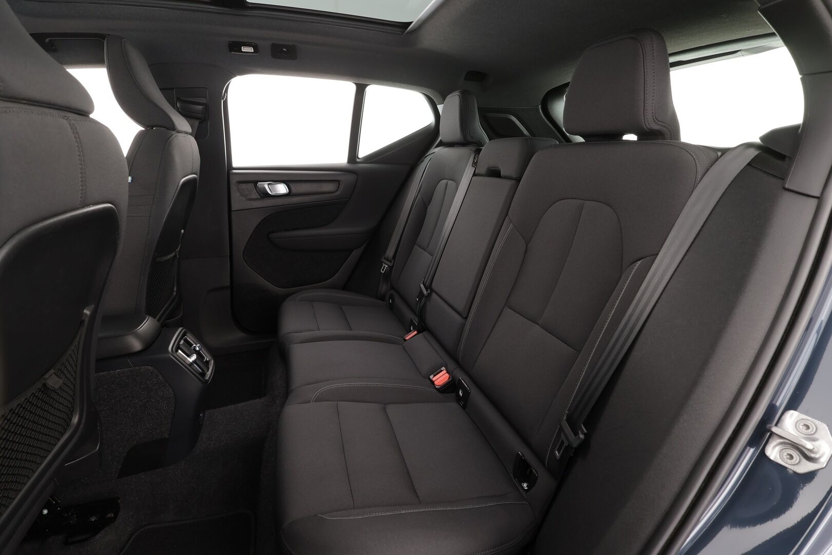 Volvo XC40 2022 Recharge Twin Business Pro aut * ACC / ILP / H&K / 360° / Muistipenkki / Panorama / Koukku / Full LED / BLIS / Facelift * - 1.Om Suomi-auto / Akku kuntotarkastettu / Kahdet renkaat aluvanteilla / Merkkihuollettu / Hyvät varusteet! - HULLUT JOULUT KORKOTARJOUS 2,49% 