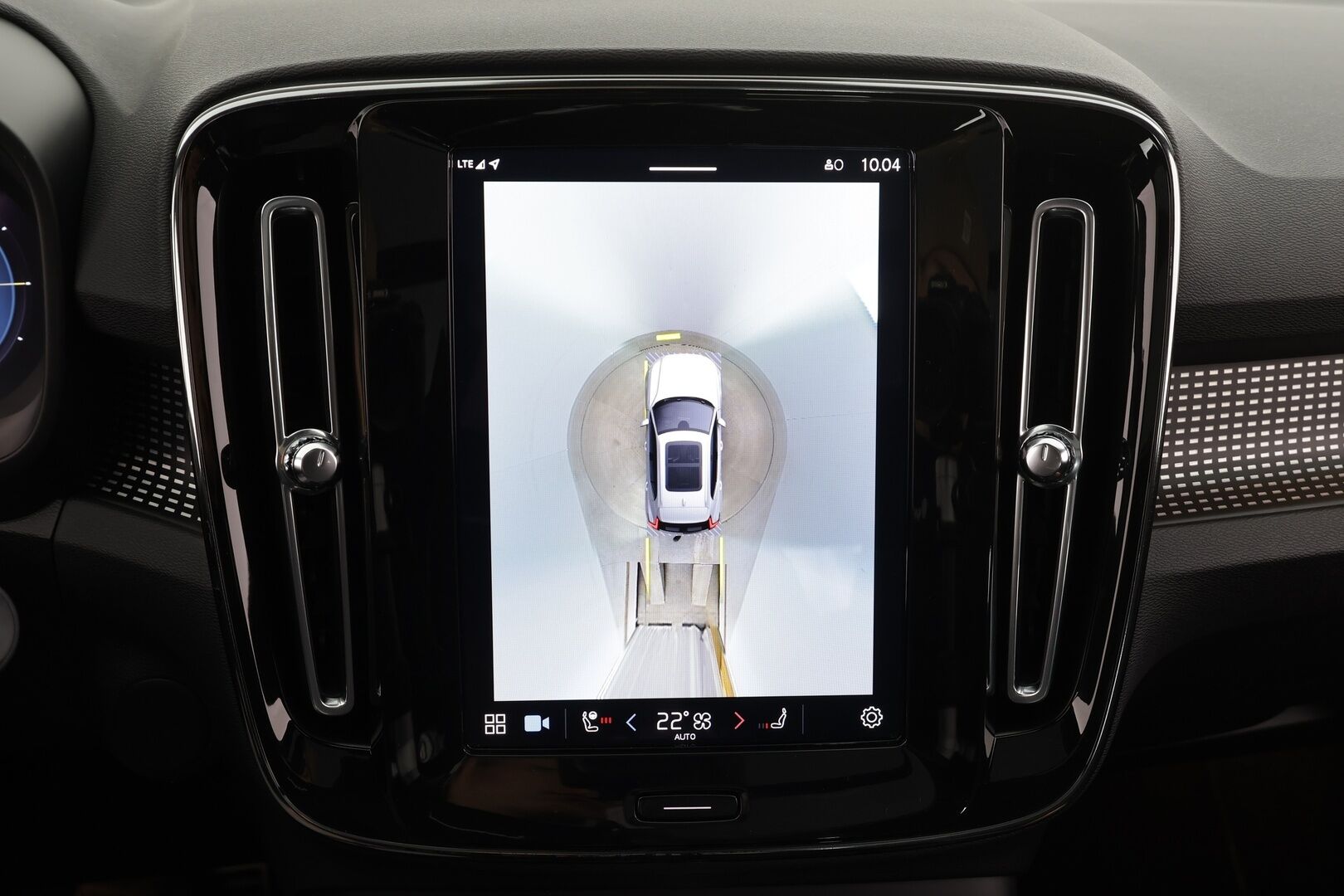 Volvo XC40 2022 Recharge Twin Business Pro aut * ACC / ILP / H&K / 360° / Muistipenkki / Panorama / Koukku / Full LED / BLIS / Facelift * - 1.Om Suomi-auto / Akku kuntotarkastettu / Kahdet renkaat aluvanteilla / Merkkihuollettu / Hyvät varusteet! - HULLUT JOULUT KORKOTARJOUS 2,49% 